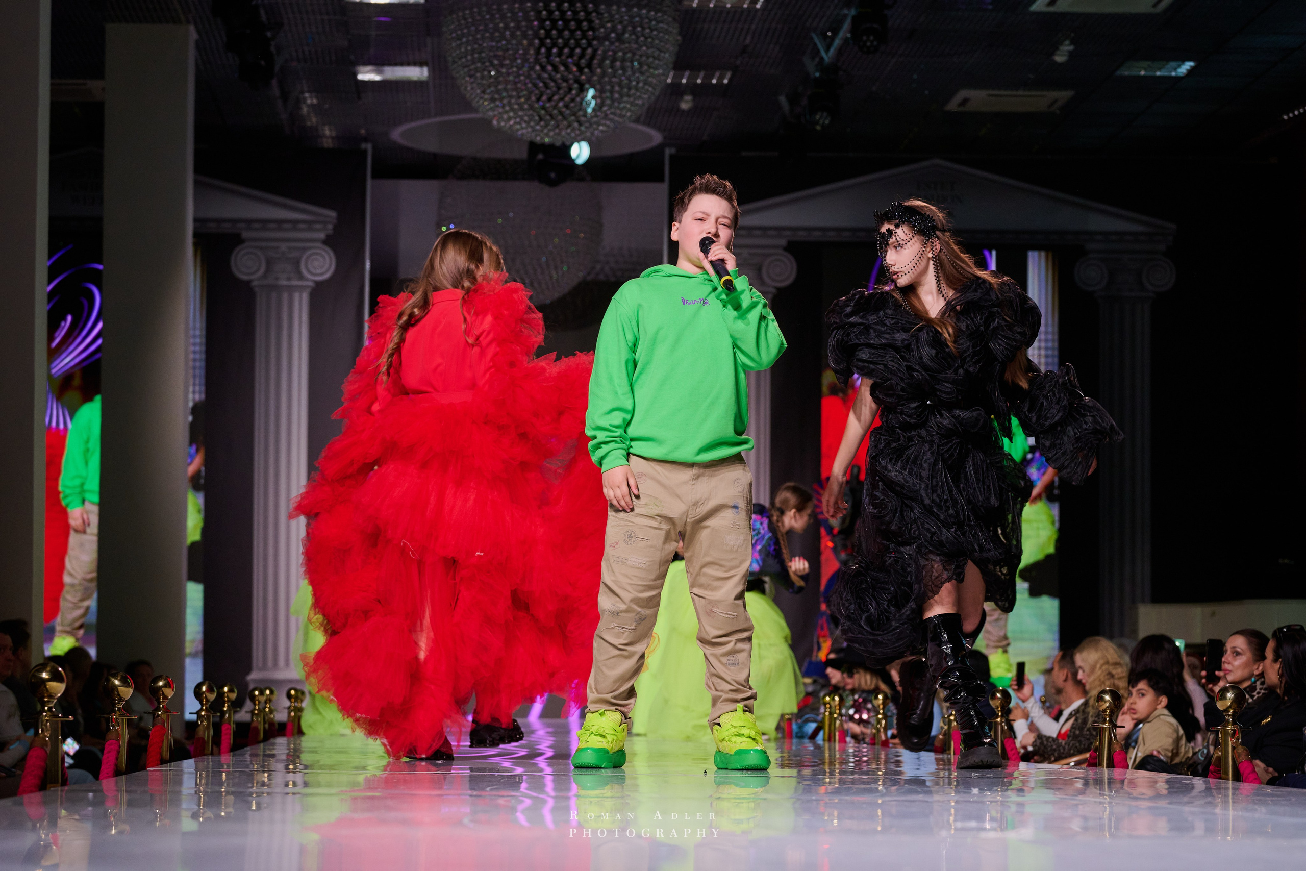 ESTET FASHION WEEK ВЕСНА — 2025. Фотограф Роман Адлер