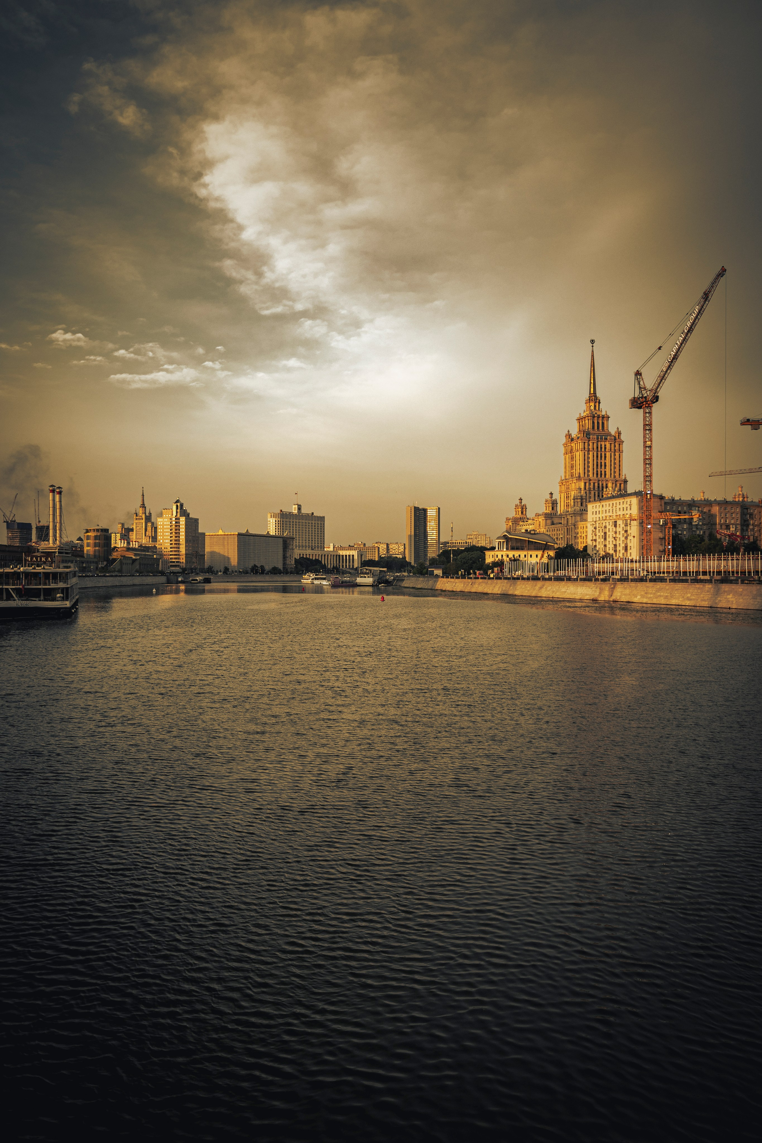 Фотопрогулка. Москва. Июль 2023. Фотограф Роман Адлер