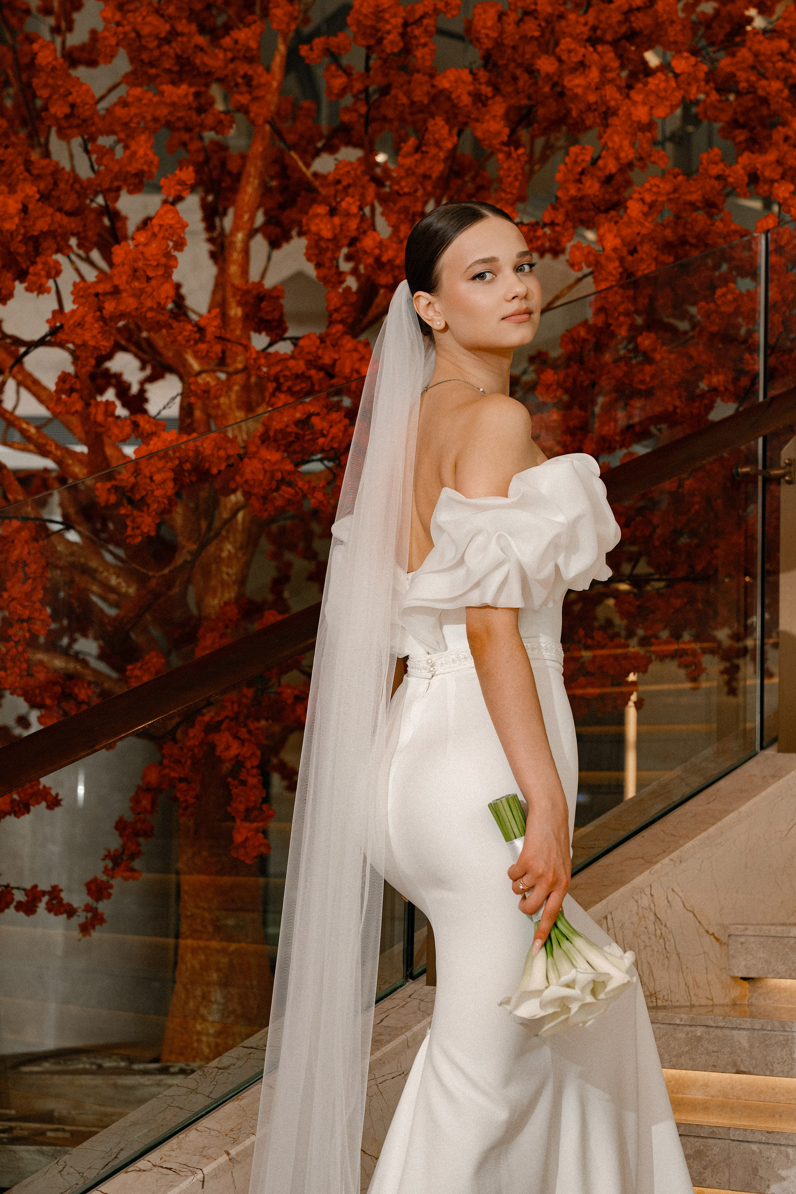 Свадебная фотосессия в Бутырском ЗАГС (Дворец Бракосочетания № 4) и прогулка в отеле Solux (Солюкс)