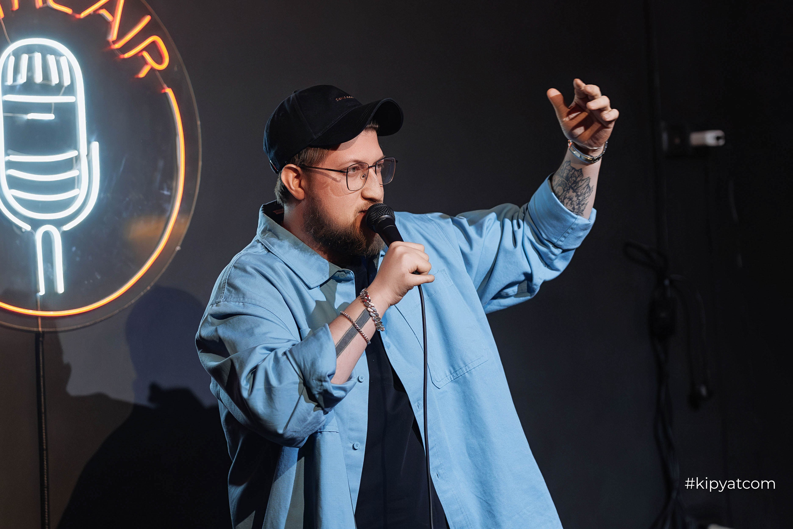 Сольный стендап концерт Александра Меркуль