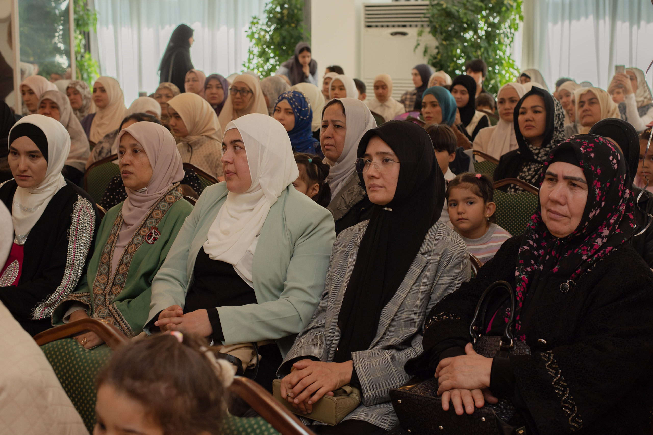 Выпускной в Евразийской женской гуманитарной академии. Лина Курочка — ваш фотограф