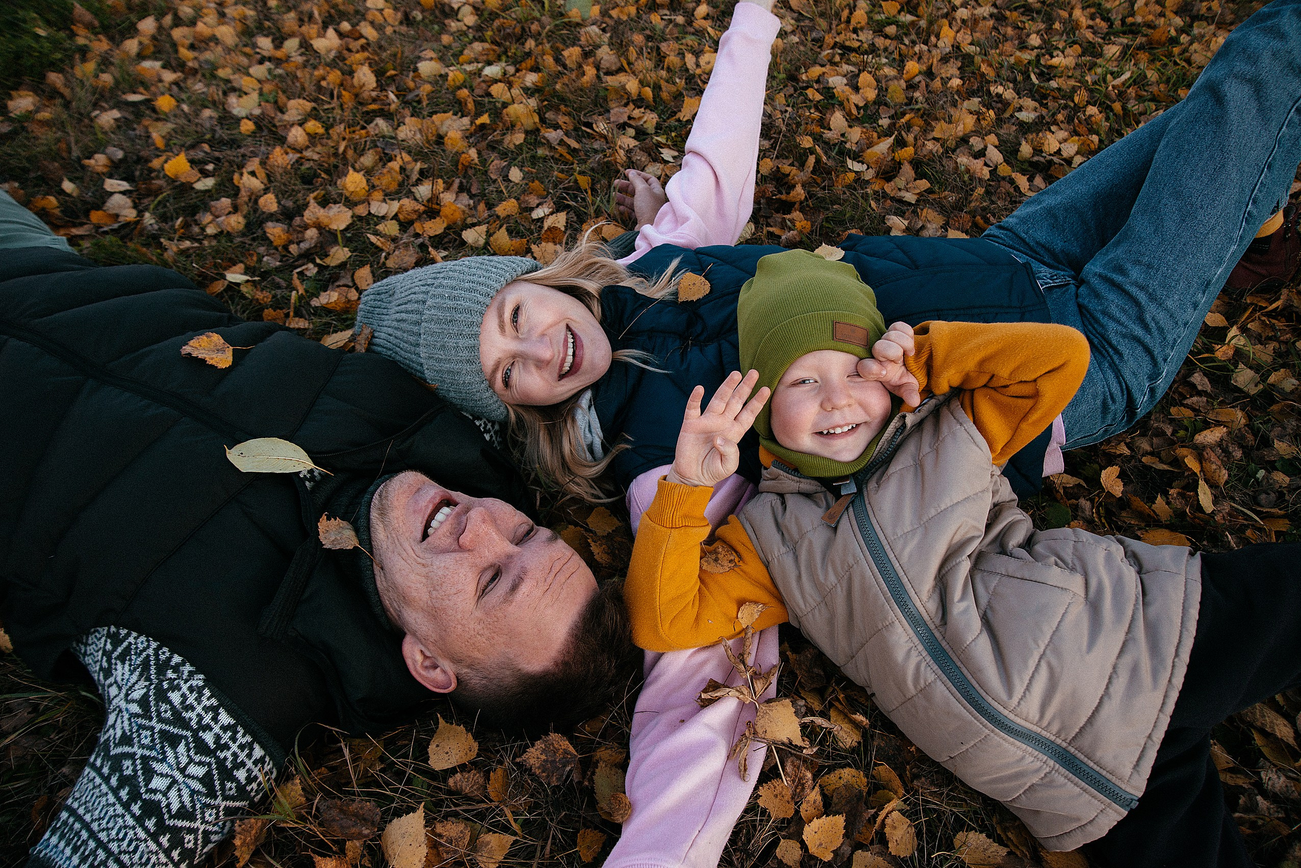 Семейная осенняя фотосессия в Краснообске. Семейный фотограф Дарья Едапина Новосибирск. Фотограф Дарья Едапина Новосибирск