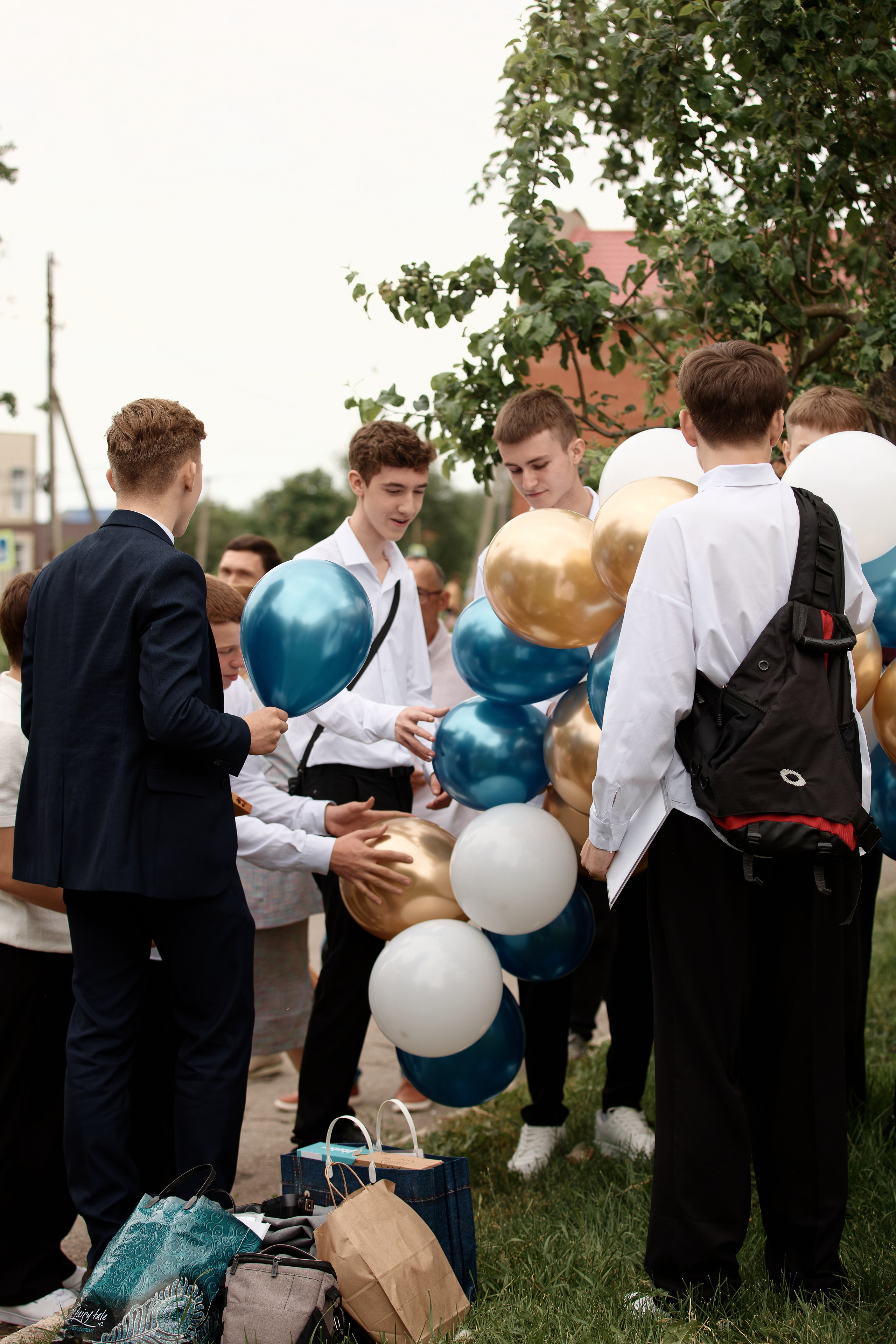 Вручение аттестатов Школа № 57. Семейный фотограф — Макс Белогрудов