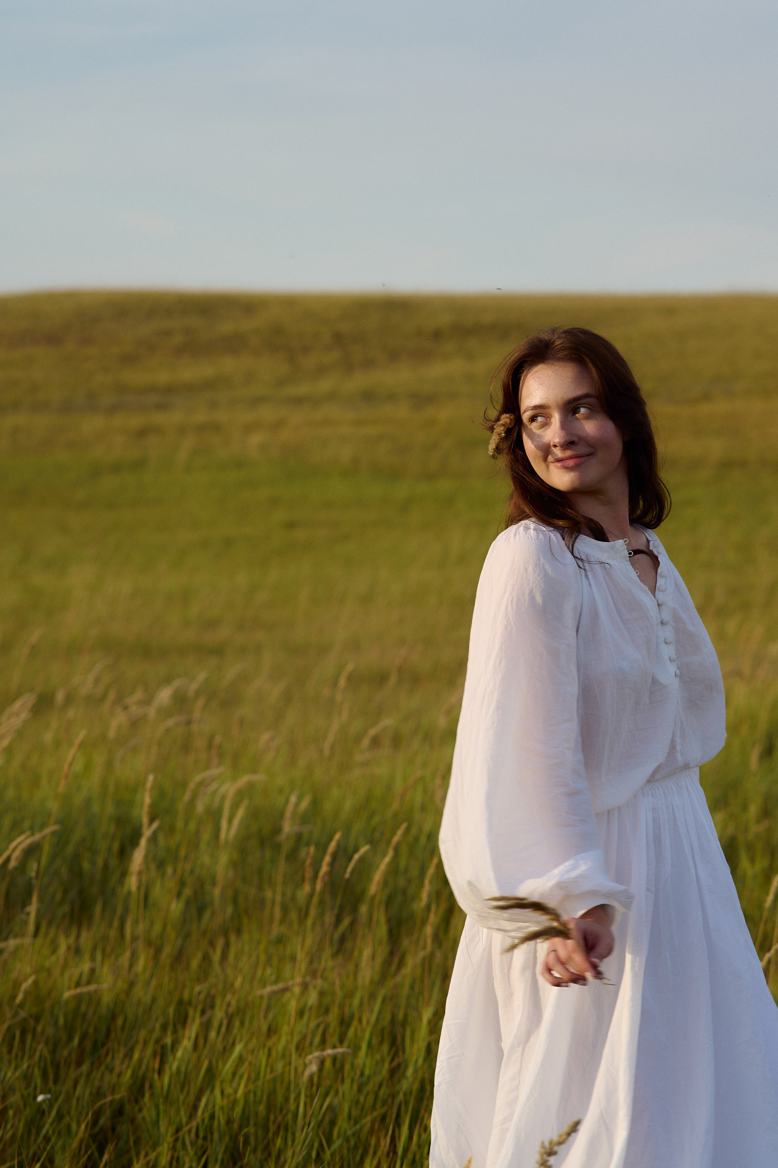 Шамиль, Аня и Марс в поле с барашками. Семейный и свадебный lifestyle-фотограф в Москве Мария Петрова