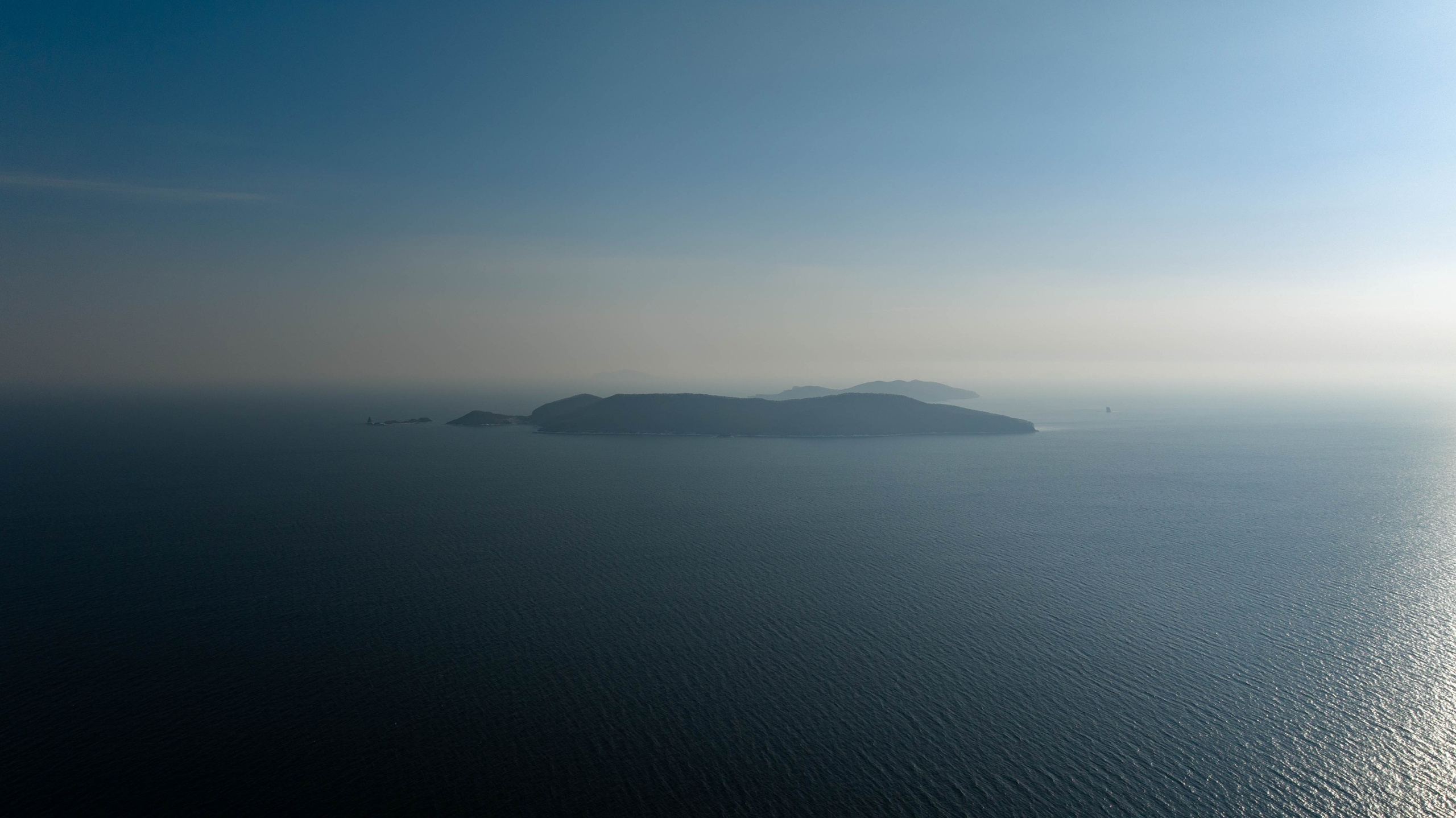 Кекур Пьющий верблюд. Турист оптимист