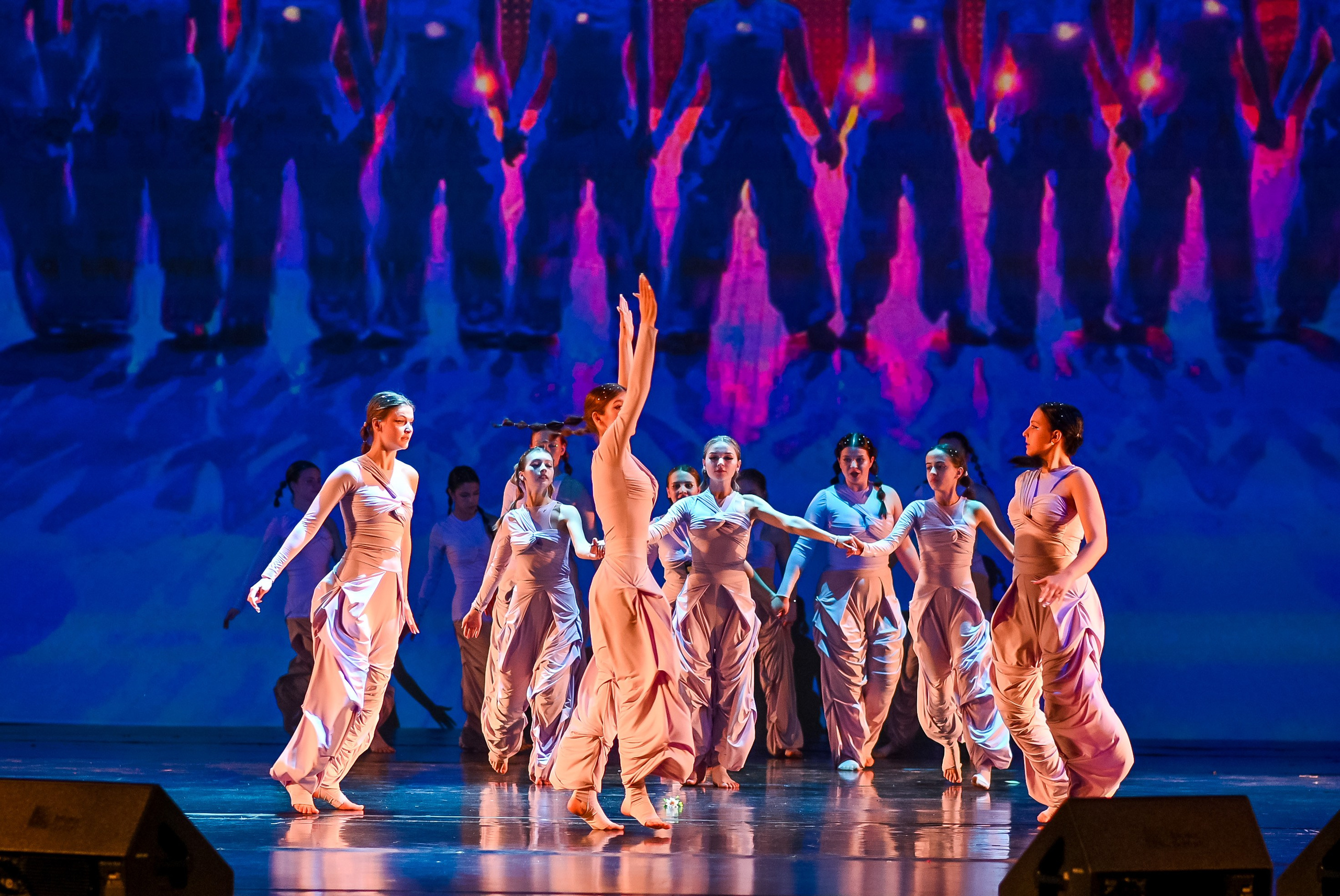 23 апреля, часть 3, БКЗ Октябрьский, г. Санкт-Петербург. Золотое яблочко