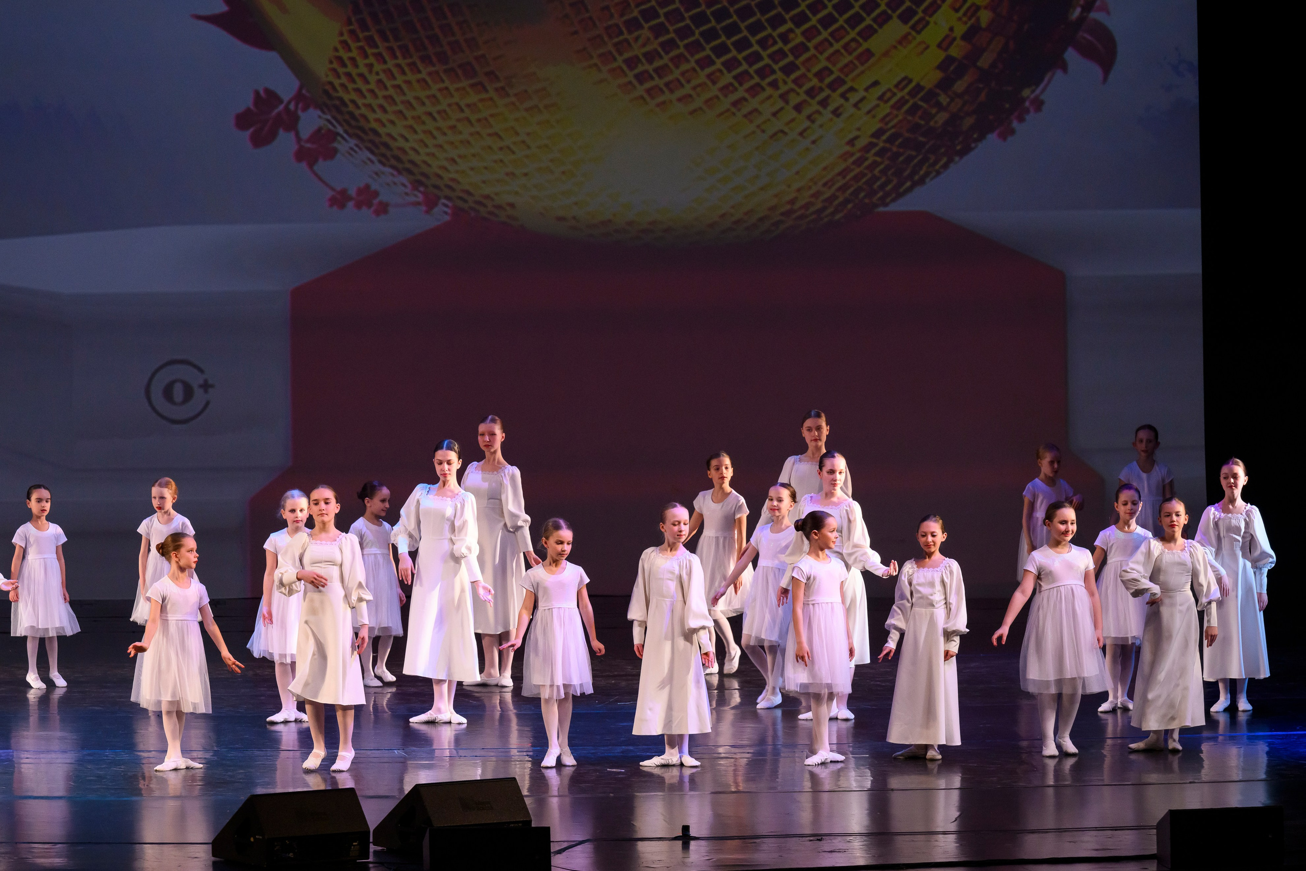 23 апреля, часть 2, БКЗ Октябрьский, г. Санкт-Петербург. Золотое яблочко