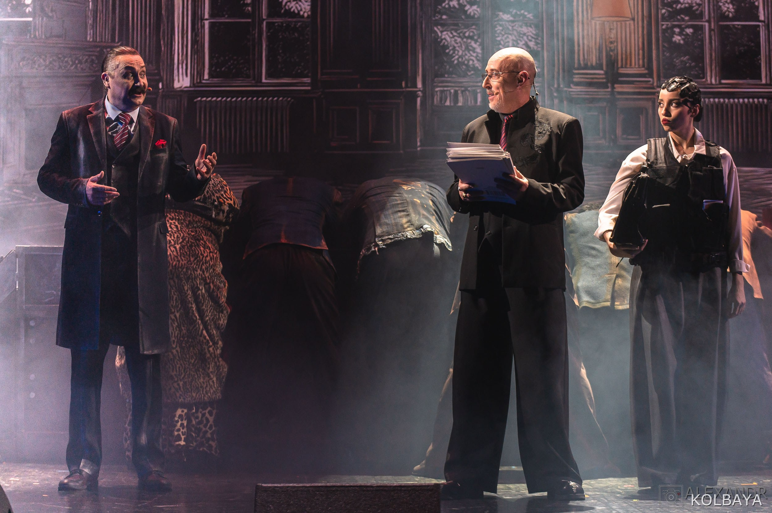 Фотографии со спектакля «Однажды в городе N». Концертный и театральный репортажный фотограф в Москве Александр Колбая