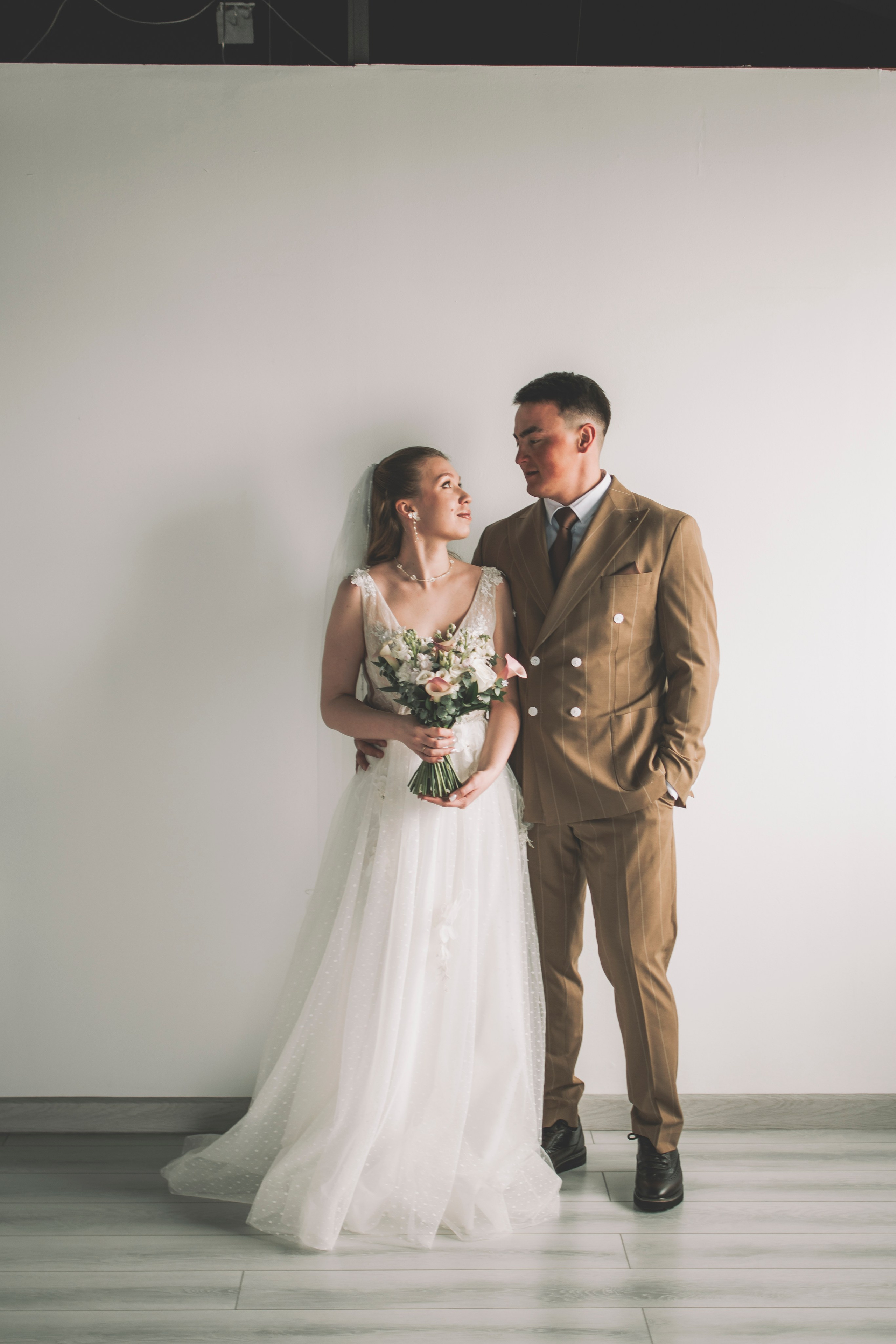 Альберт и Анастасия (Студийная фотосессия, роспись в ДК Нефтяник + фотосессия с гостями). Семейный и свадебный фотограф Губкинский и Ставрополь