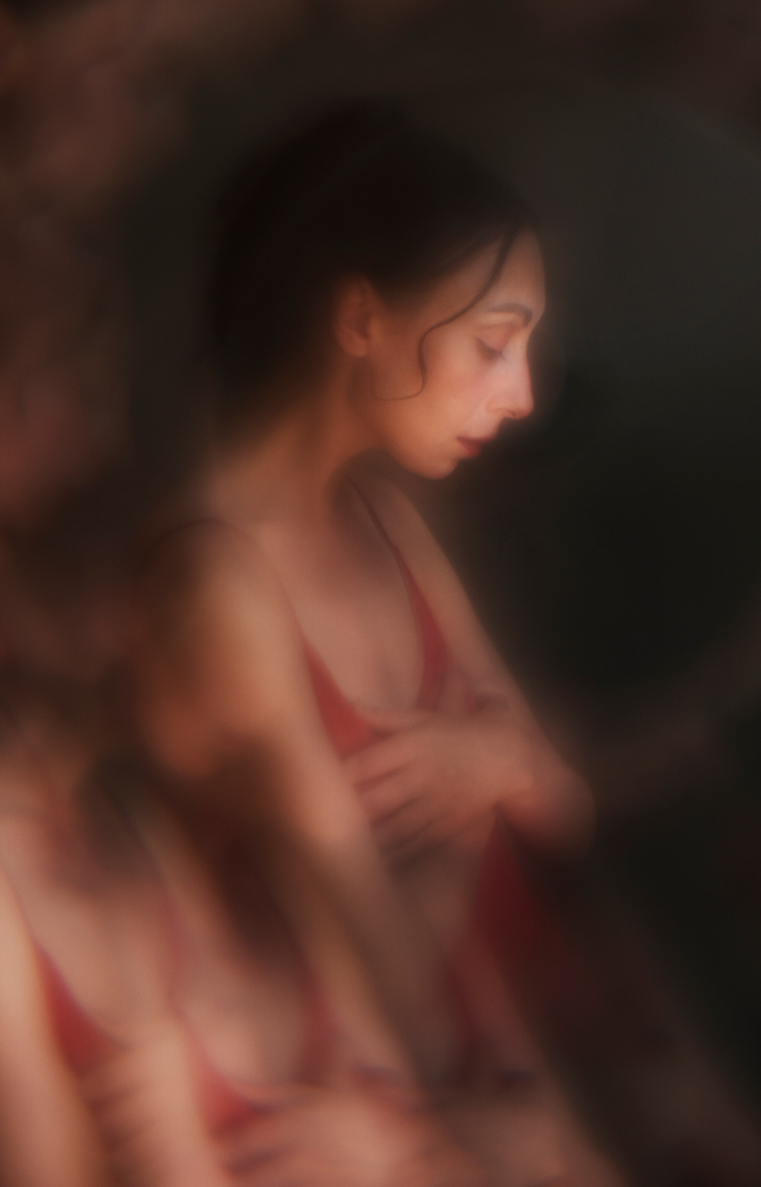 Filmed as part of a master class on artistic female portraiture by Anna Zakharova. St. Petersburg, 2024.