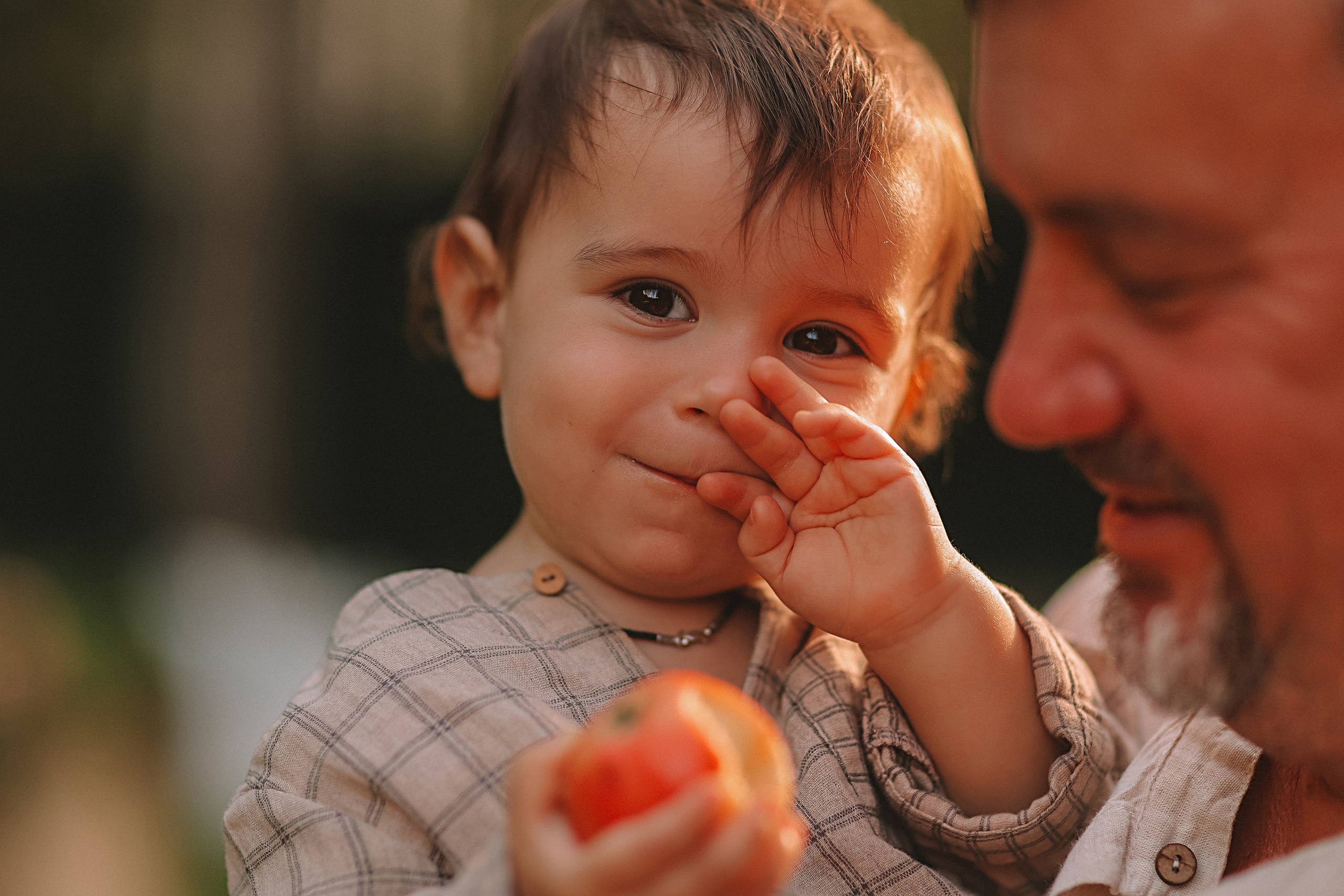 Стирка у дома. Семейный фотограф Тюмень, фотограф на роды Салмина Мария