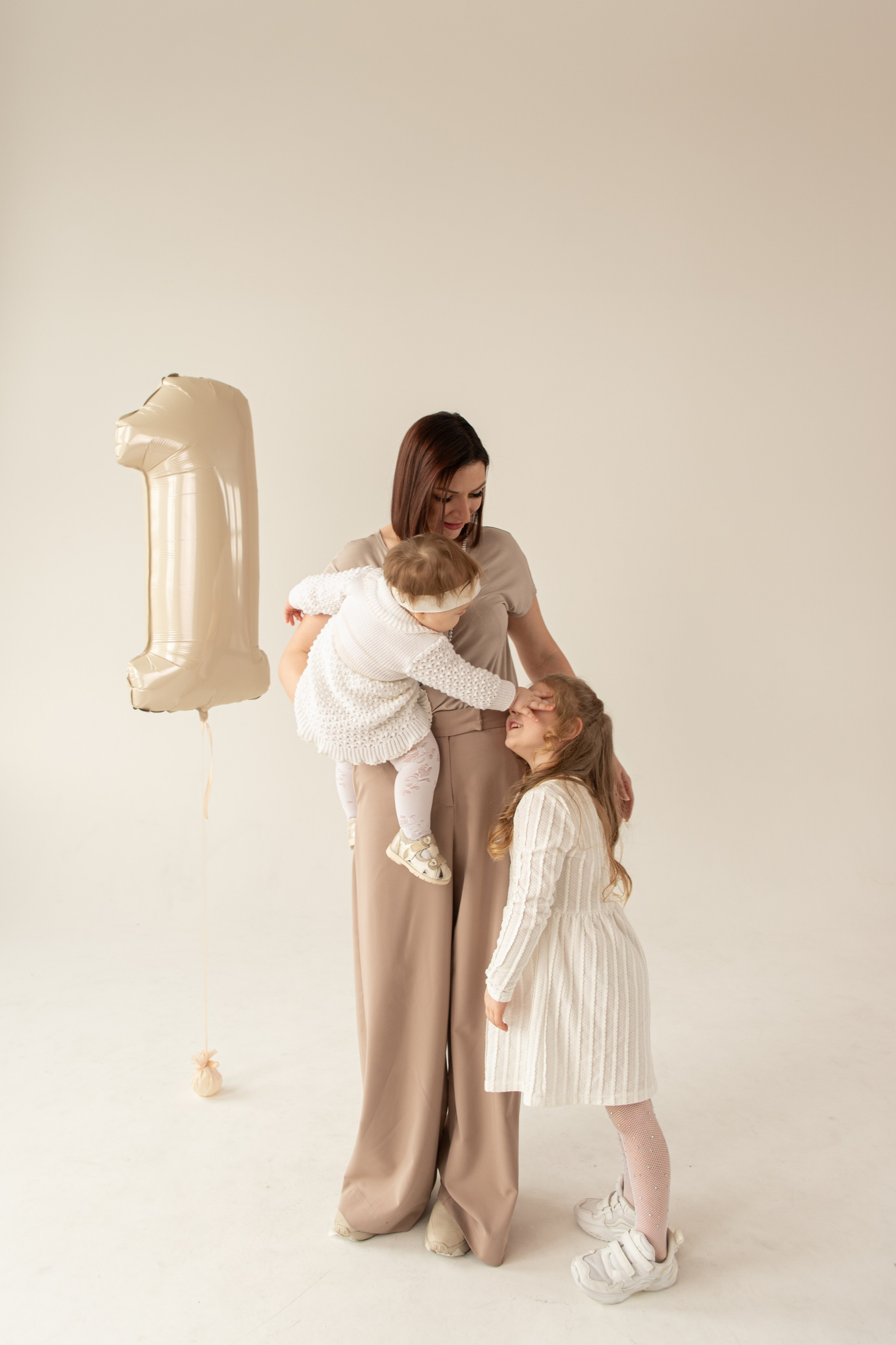 Семейная фотосессия в студии (циклорама). Семейный и детский фотограф в Туле Светлана Воронкова