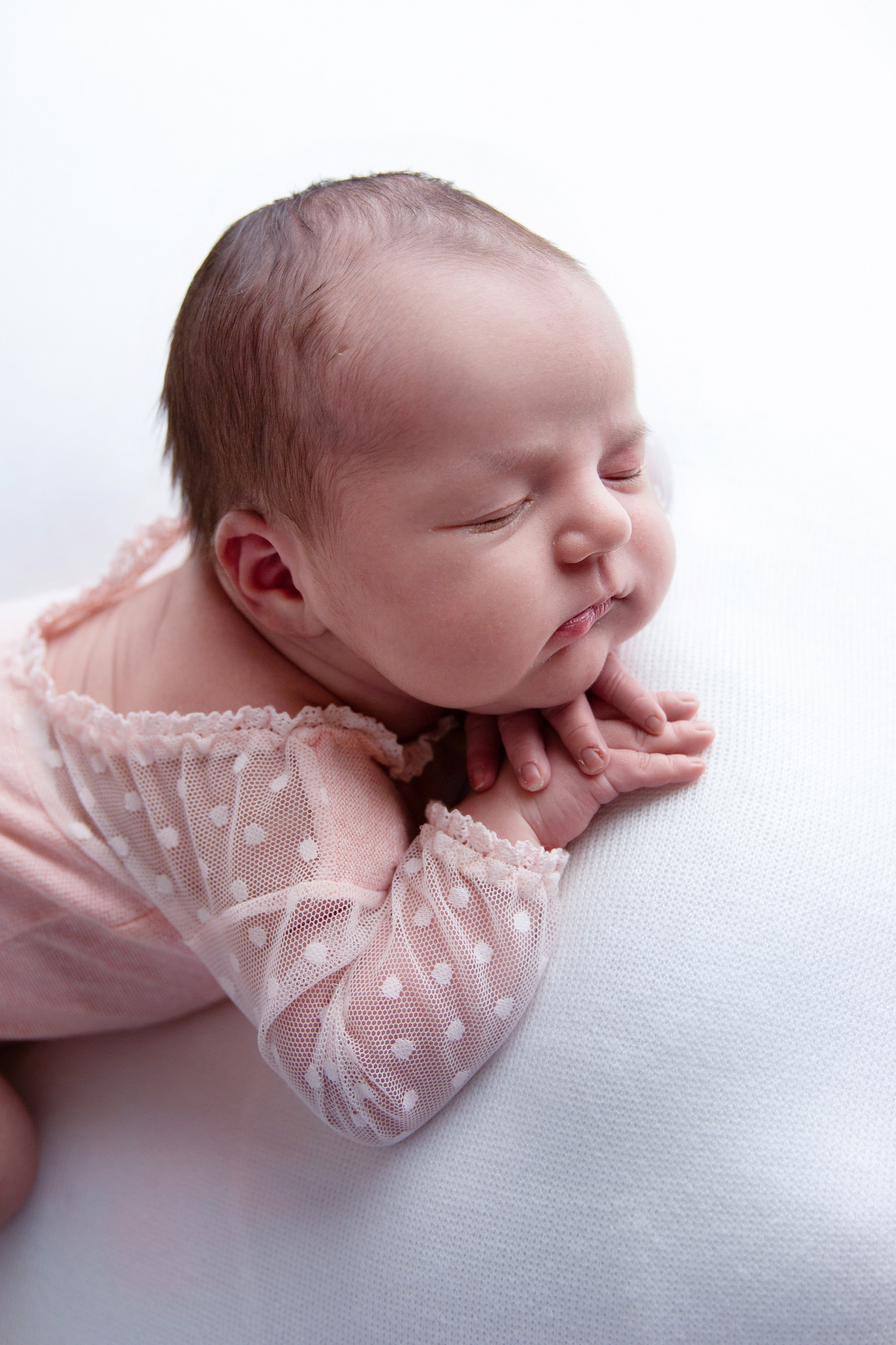 Профессиональная фотосессия новорожденного. Фотограф новорожденных Жуковский Раменское