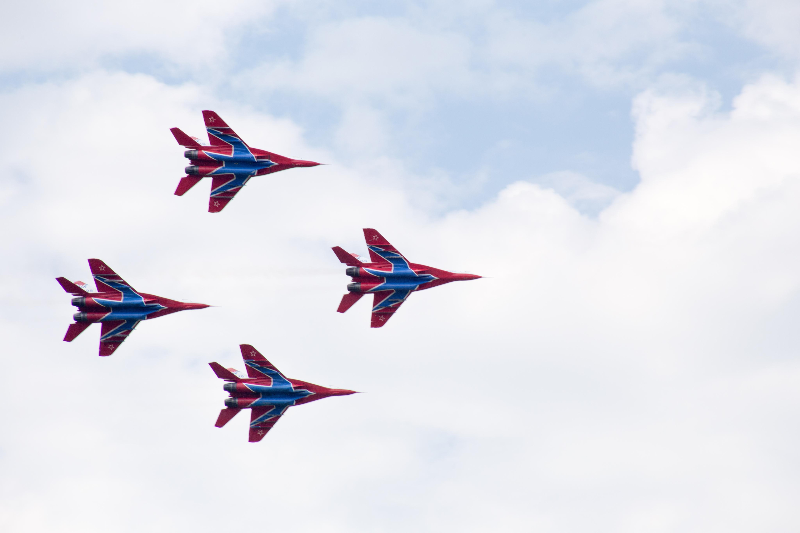 Пилотажная группа «Стрижи». Фотограф Пермь. Фотосессия в фотостудии Перми и на свежем воздухе