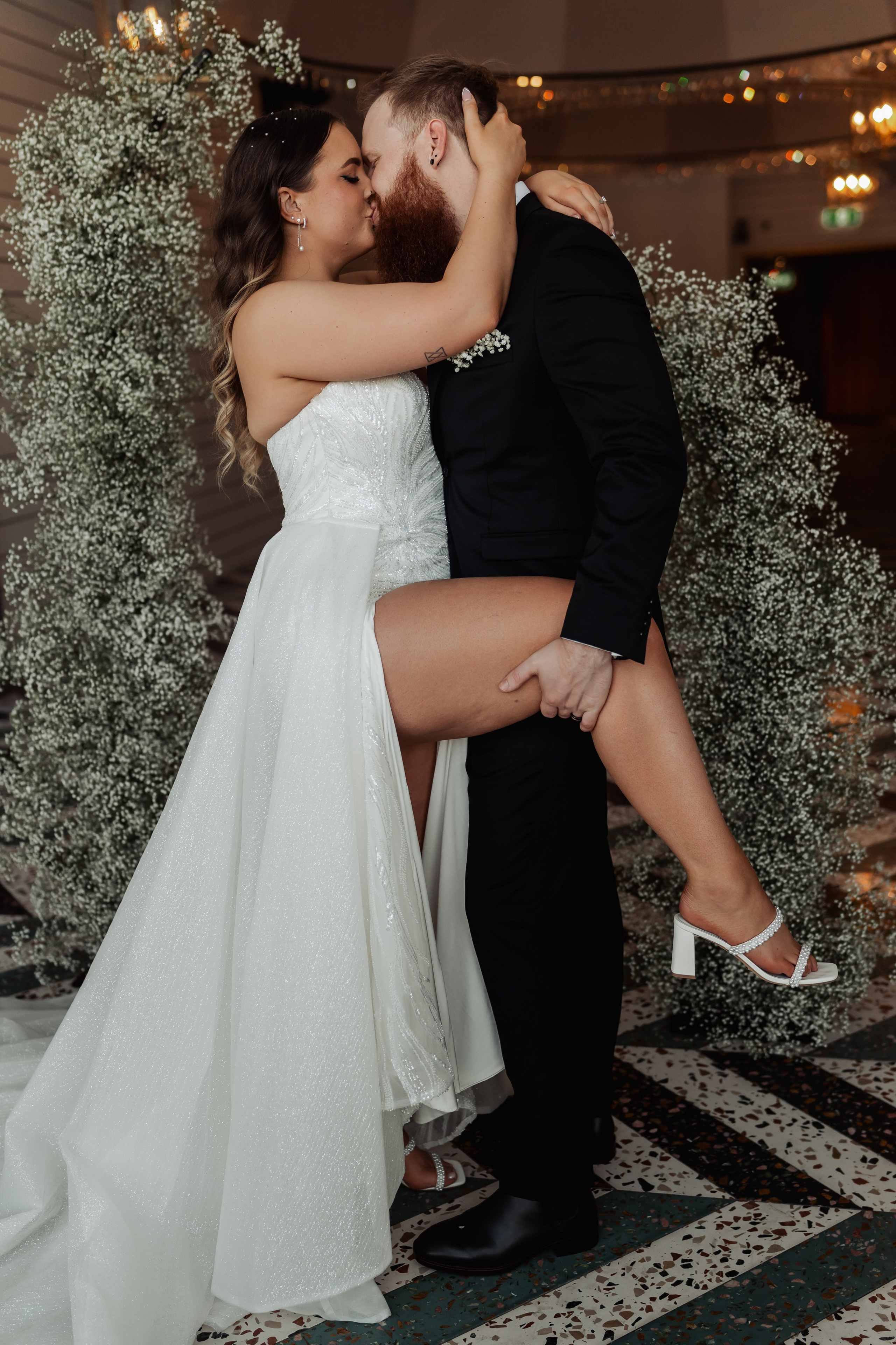 …Sweet embrace. Golden Moments Editing — We do Wedding’s Retouch and Video Editing