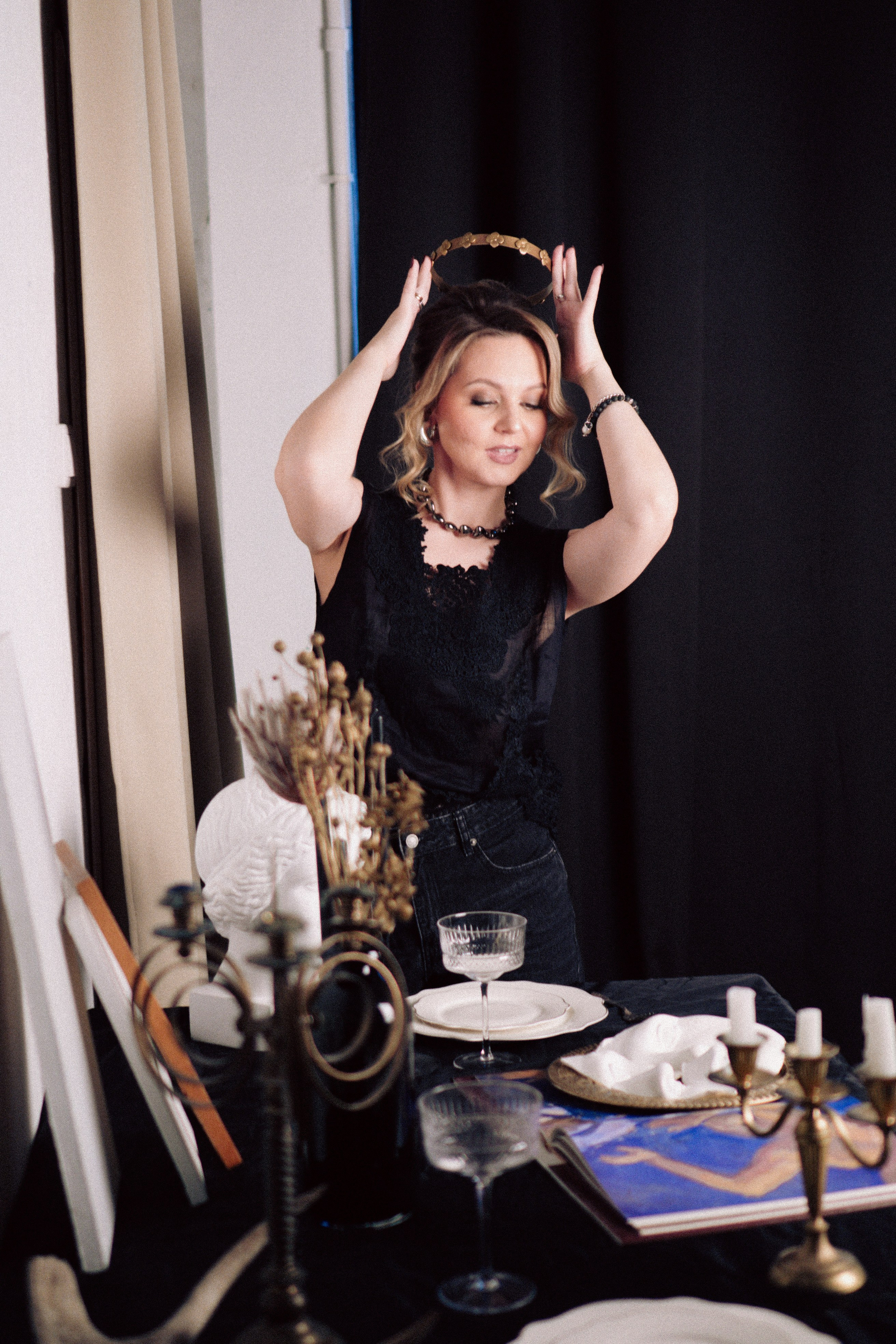 НОВОГОДНЯЯ ФОТОСЕСИИЯ В СТУДИИ ДЛЯ ДЕВУШКИ И ПРОГУЛКА ПО ЧЕРНЫШЕВСКОЙ. Профессиональный фотограф, Санкт-Петербург — Виктория Богомолова