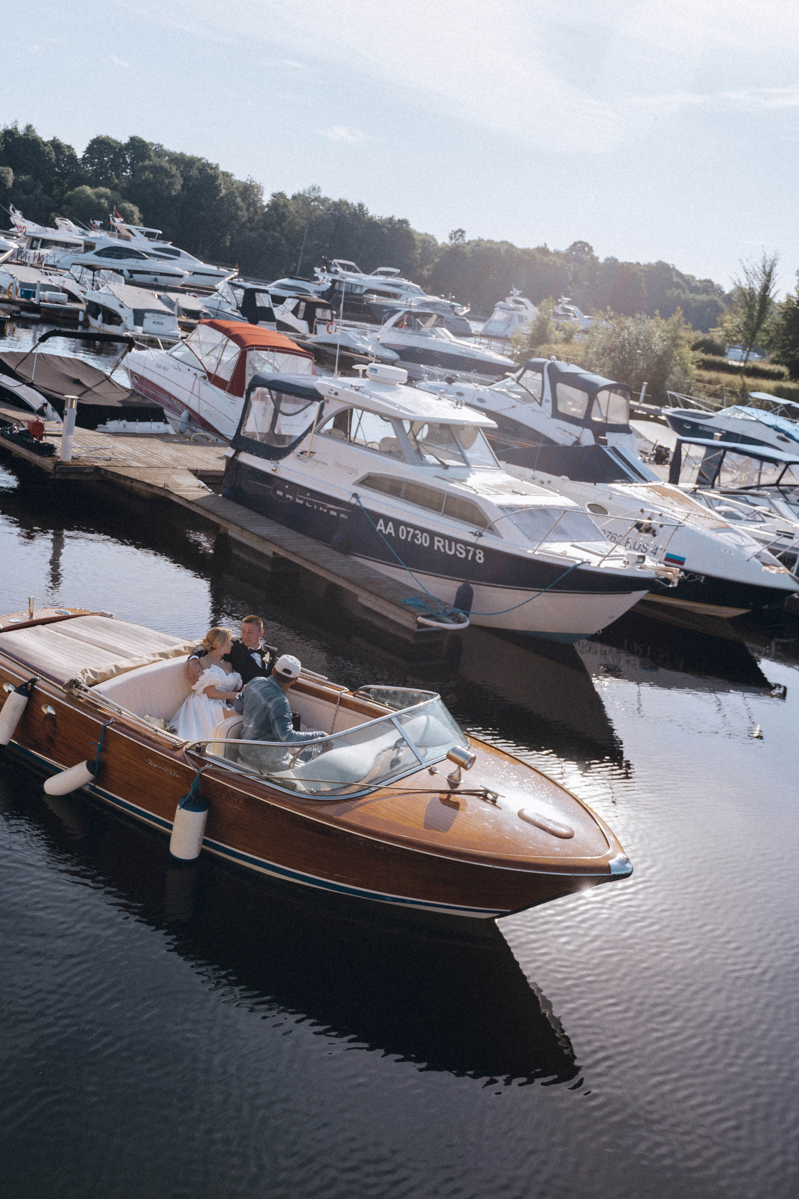 СВАДЕНБНАЯ СЬЕМКА НА КАТЕРЕ ПО КАНАЛАМ САНКТ-ПЕТЕРБУРГА И В АКВАТОРИИ НЕВЫ. Профессиональный фотограф, Санкт-Петербург — Виктория Богомолова