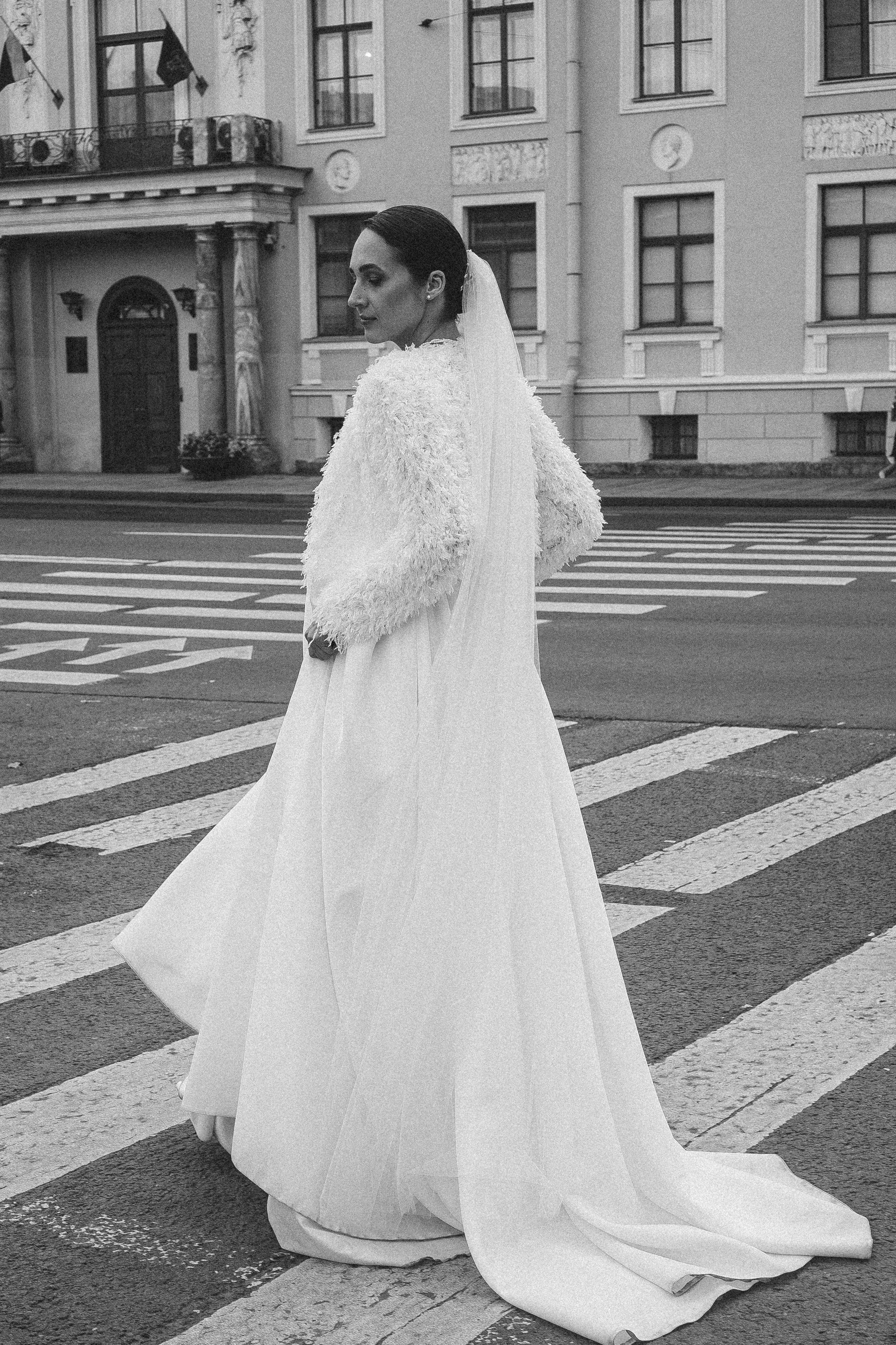 СВАДЕБНАЯ ПРОГУЛКА В САНТК-ПЕТЕРБУРГЕ (ИСАКИЕВСКИЙ СОБОР, ЗИМНЯЯ КАНАВКА, ЭРМИТАЖ И БОЛЬШАЯ МОРСКАЯ УЛИЦА). Профессиональный фотограф, Санкт-Петербург — Виктория Богомолова