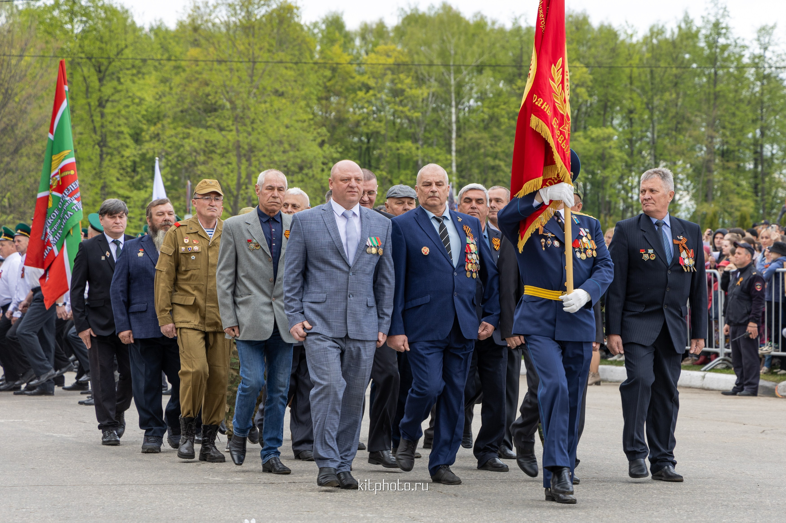 Фотосъёмка Дня Победы 2025 в Городце | Репортаж от KitPhoto. Фотограф Нижний Новгород Мария Китаева