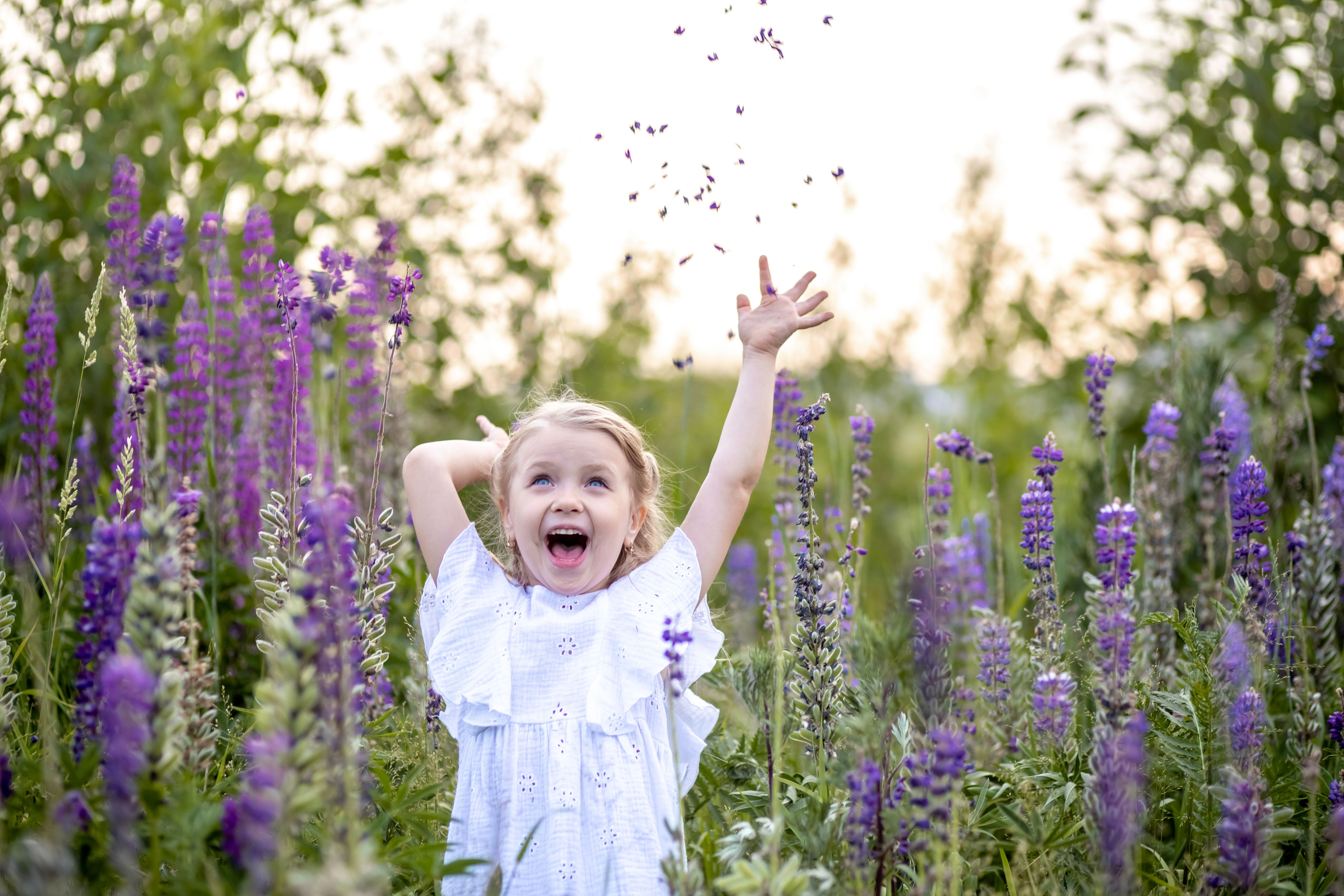 Фотосессия в люпинах. Детский и семейный фотограф в Санкт-Петербурге Перевощикова Наталья