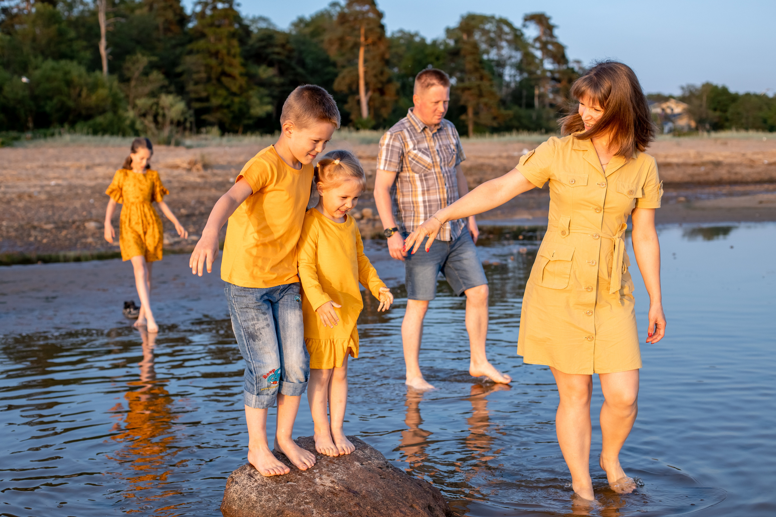 Закатная прогулка на заливе. Детский и семейный фотограф в Санкт-Петербурге Перевощикова Наталья