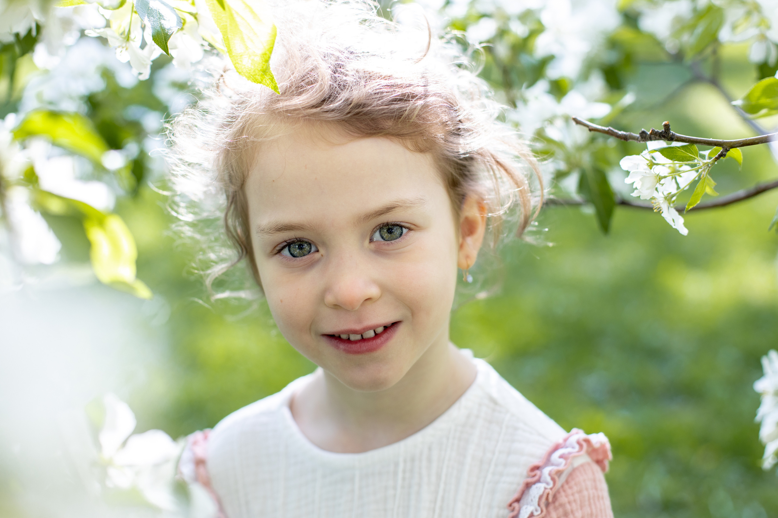 В Яблоневом саду. Детский и семейный фотограф в Санкт-Петербурге Перевощикова Наталья