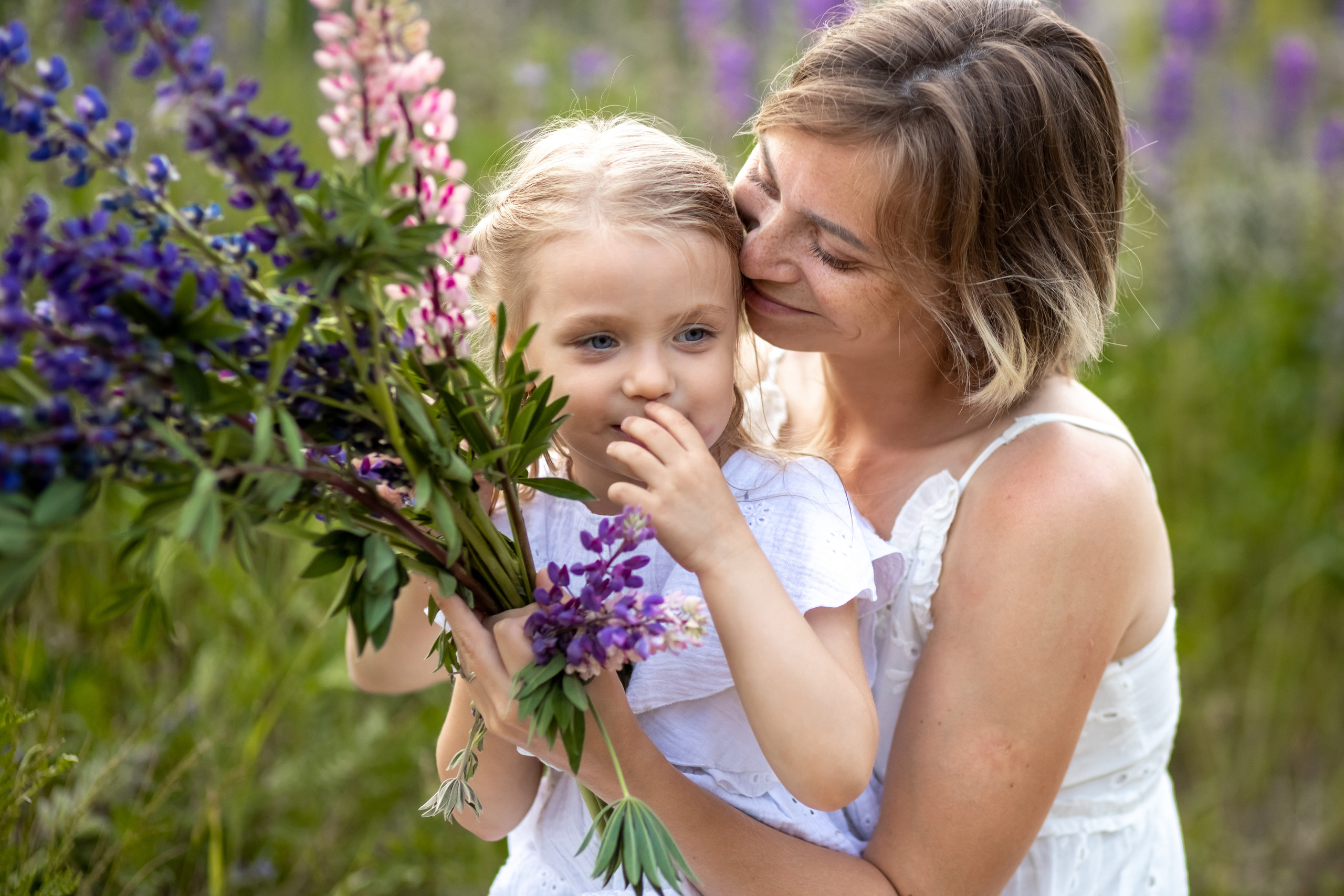 Фотосессия в люпинах. Детский и семейный фотограф в Санкт-Петербурге Перевощикова Наталья