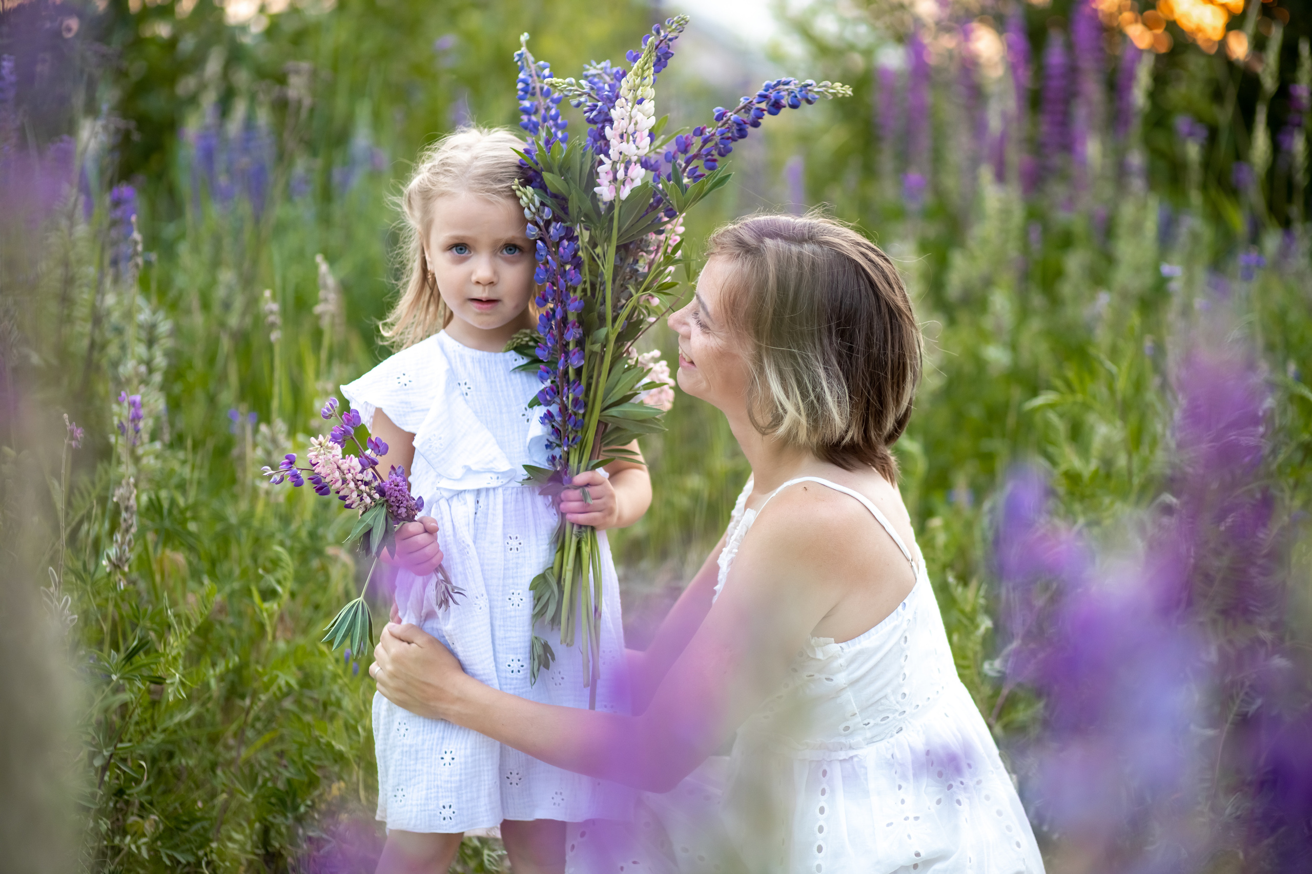 Фотосессия в люпинах. Детский и семейный фотограф в Санкт-Петербурге Перевощикова Наталья