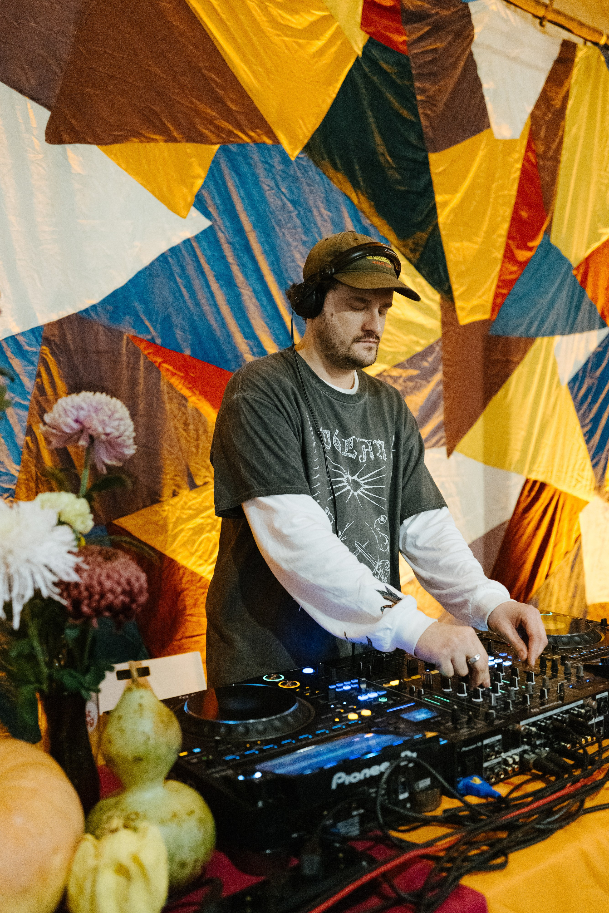 16 ноября 2024 в пространстве «Кристалл» / фото Валерий Белобеев. Фотоотчеты «Ламбада-маркета»