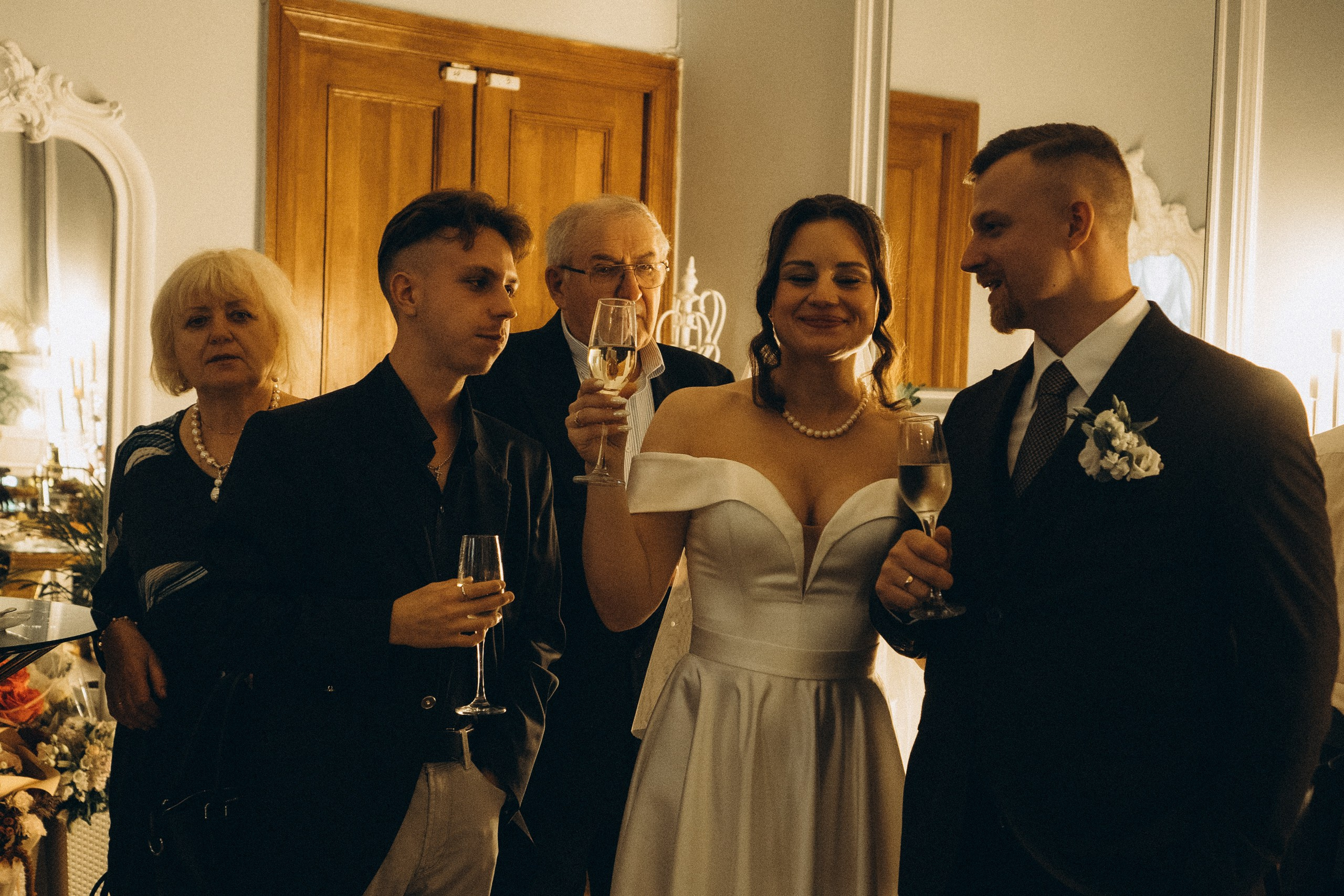 СЬЕМКА РЕПОРТАЖ В ЗАГСЕ (2 ДВОРЕЦ). Профессиональный фотограф, Санкт-Петербург — Виктория Богомолова