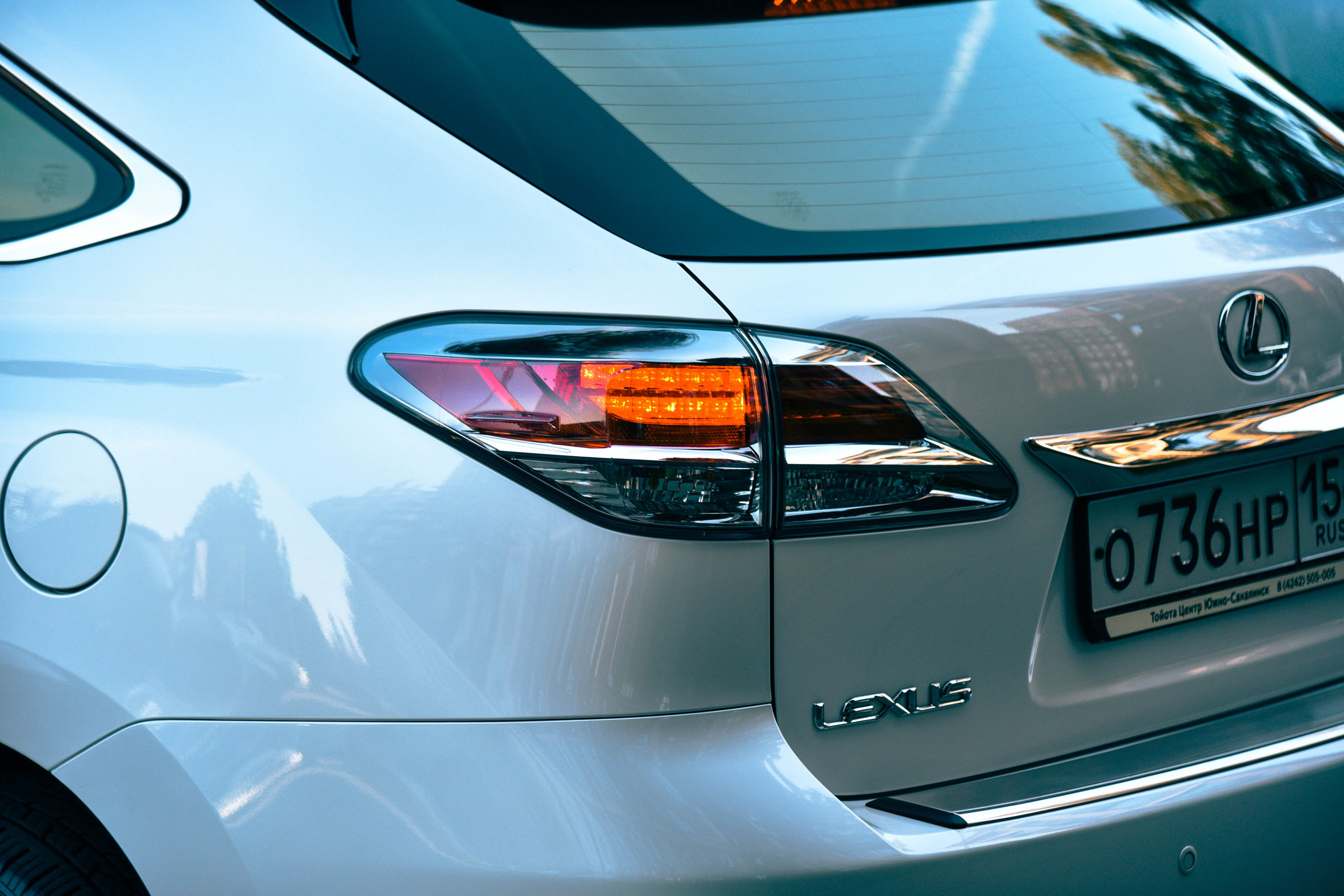 Профессиональная фотосессия Lexus в&nbsp;Новосибирске. Автомобильный фотограф Чанчин Владимир: детальные снимки кузова, интерьера и&nbsp;динамики. Съемка автомобиля для продажи
