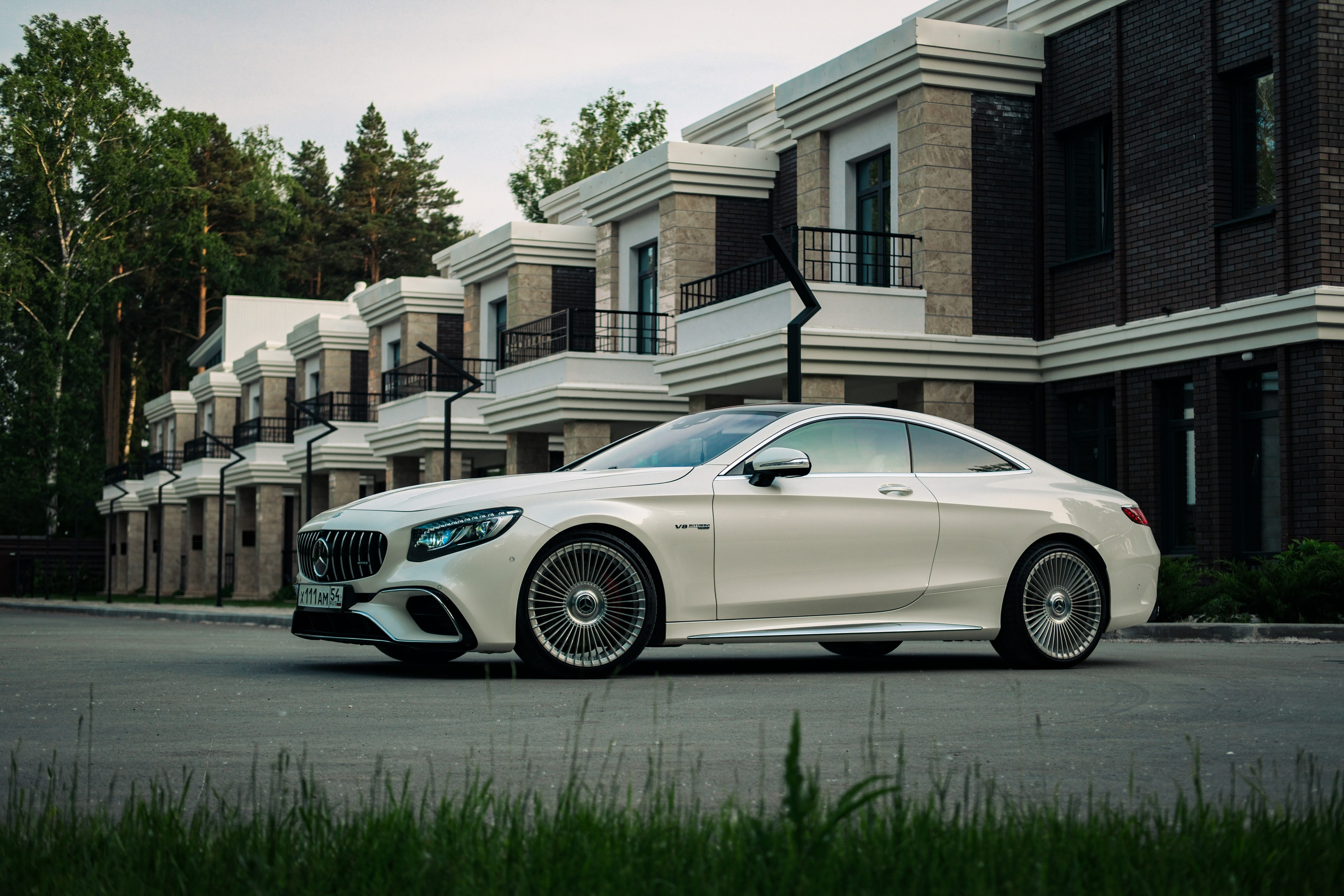 Профессиональная фотосессия Mercedes Benz S63 AMG Coupe в&nbsp;Новосибирске. Автомобильный фотограф Чанчин Владимир: детальные снимки кузова, интерьера и&nbsp;динамики. Съемка автомобиля для продажи