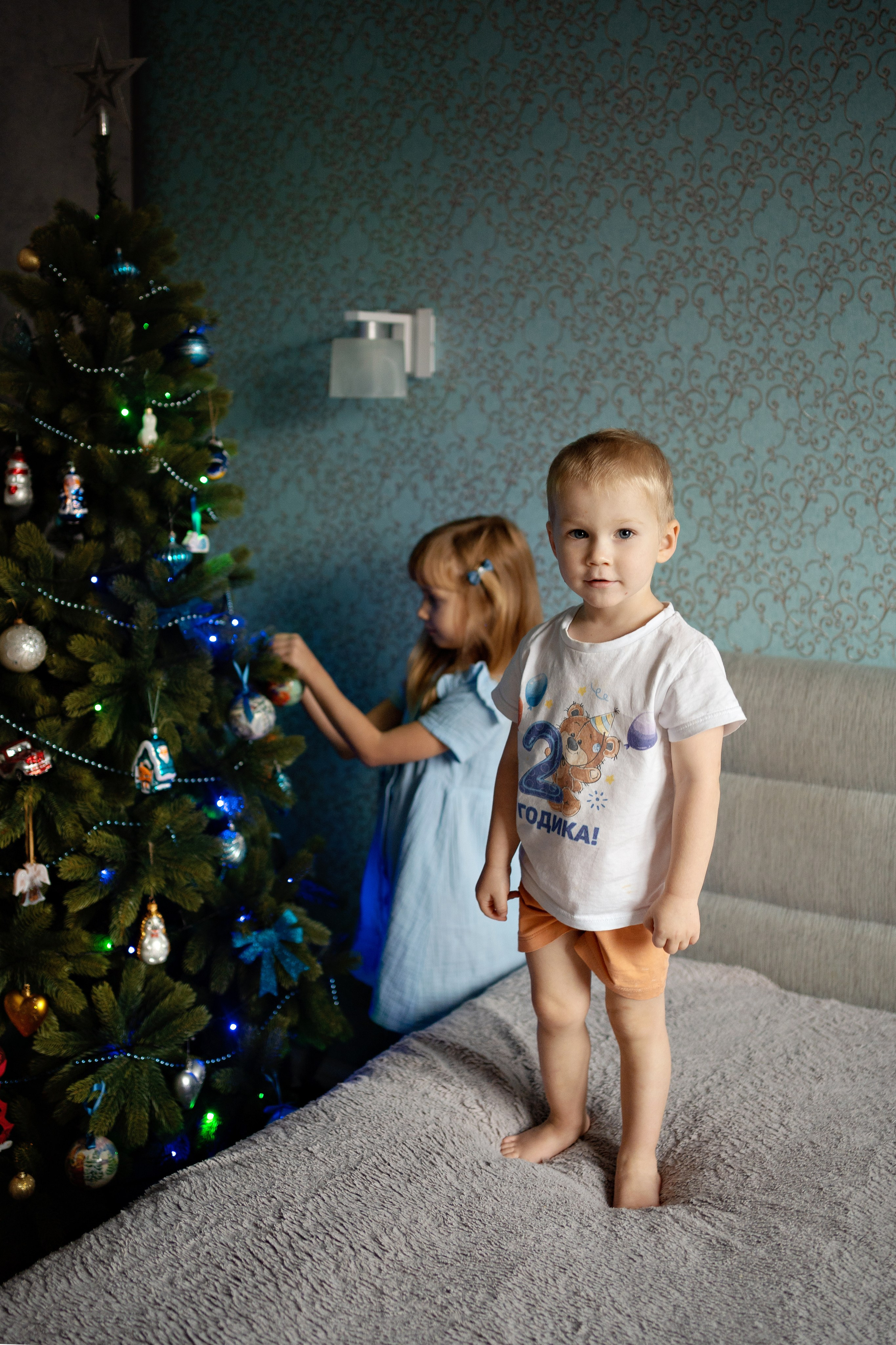 Новогодняя домашняя фотосессия (комната в квартире 14 кв.м). Семейный и детский фотограф в Москве Екатерина Офицерова