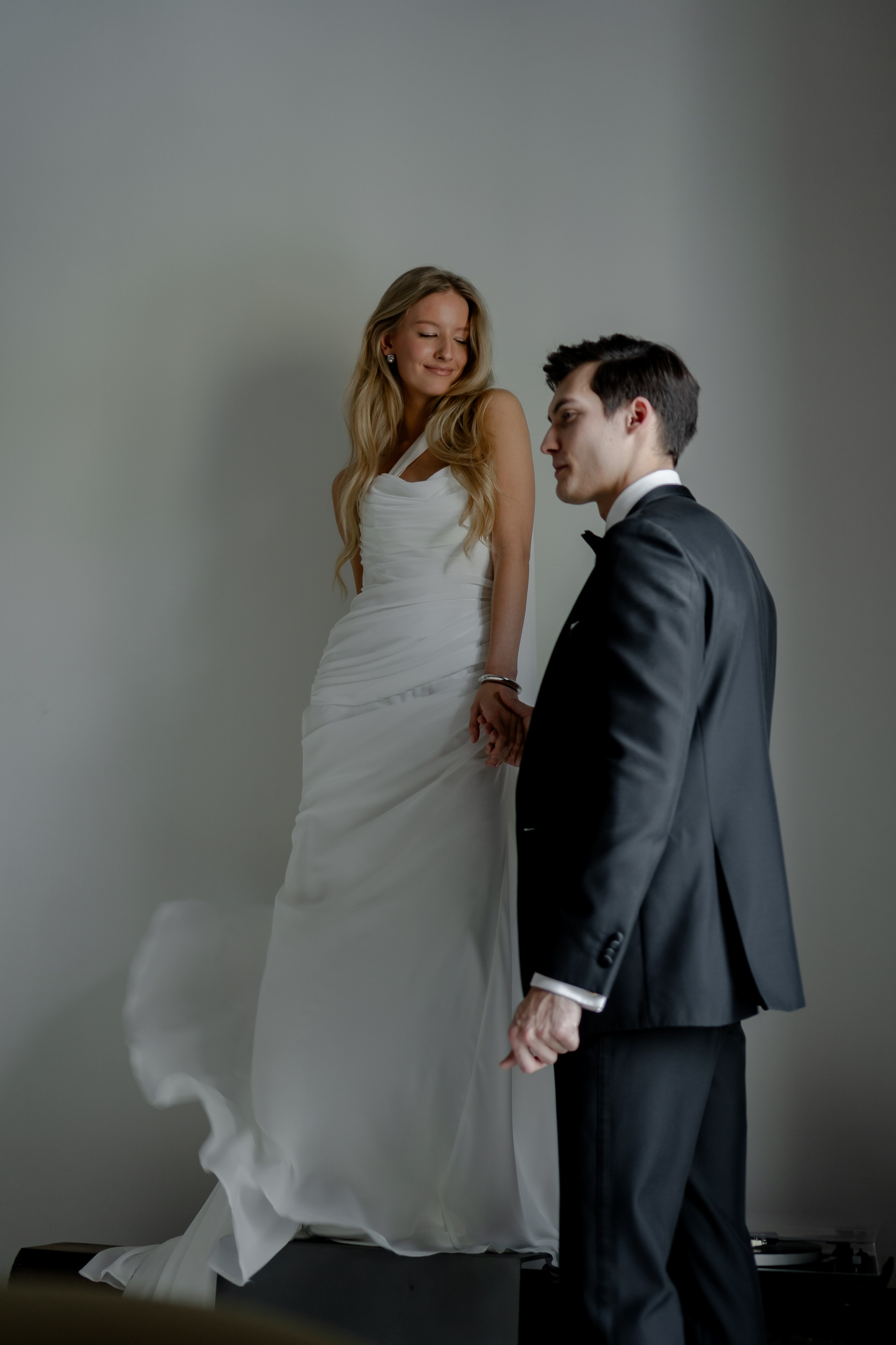 ЭЛЕГАНТНАЯ СВАДБЕНАЯ СЬЕМКА ЖЕНИХА И НЕВЕСТЫ В ДОРОГОМ ОТЕЛЕ САНКТ-ПЕТЕРБУРГА. Профессиональный фотограф, Санкт-Петербург — Виктория Богомолова