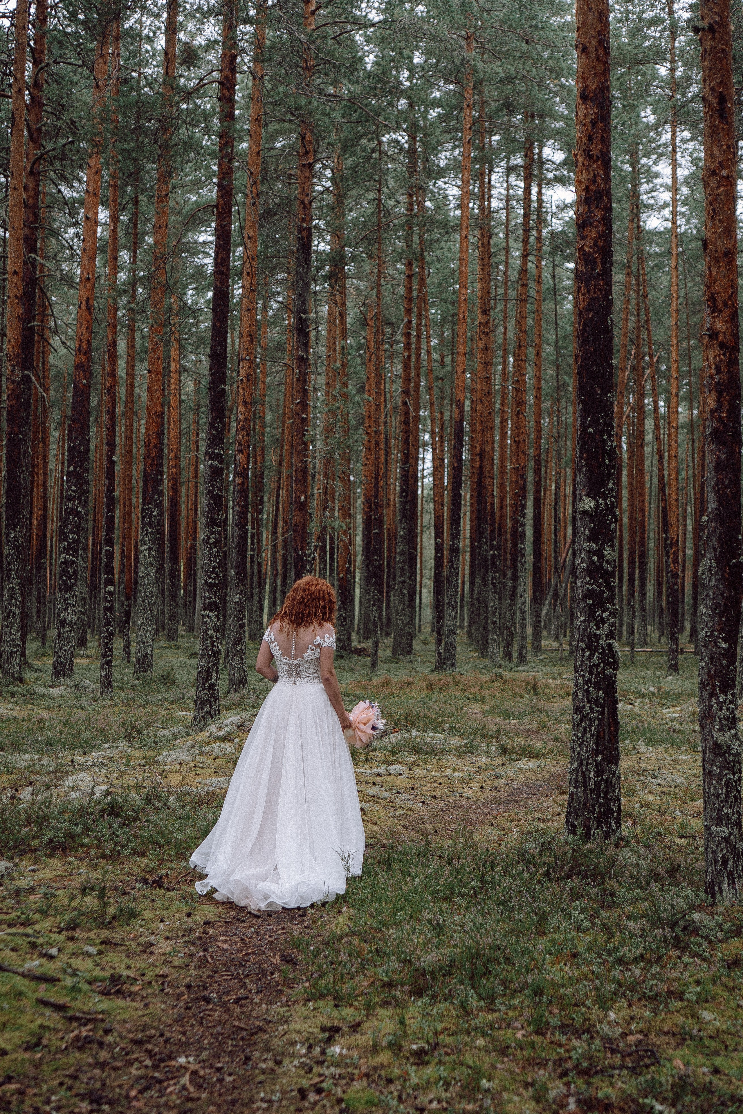 СВАДЕБНАЯ ФОТОСЕССИИЯ ПАРЫ В ГОРОДЕ ПРИОЗЕРСК В СОСНОВОМ ЛЕСУ И С ПИКАПОМ. Профессиональный фотограф, Санкт-Петербург — Виктория Богомолова