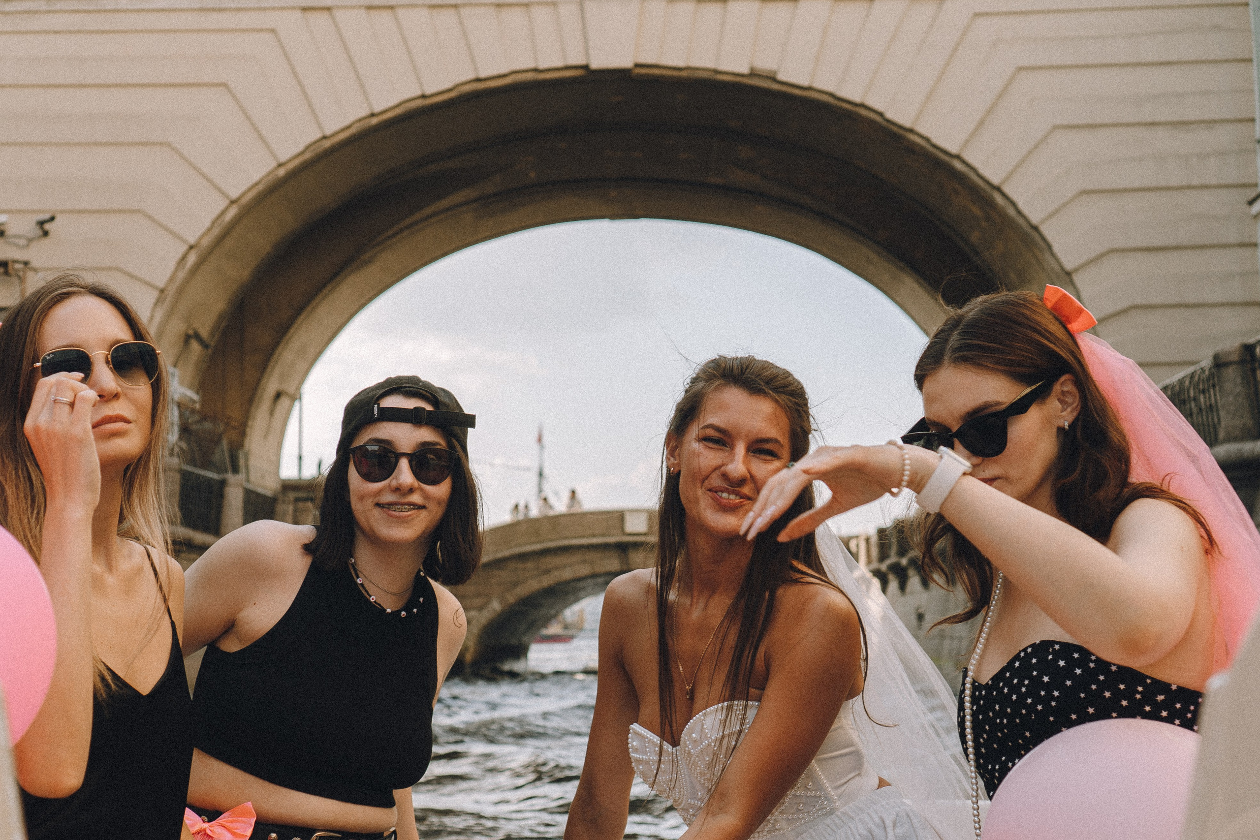 ДЕВИЧНИК НА КАТЕРЕ. Профессиональный фотограф, Санкт-Петербург — Виктория Богомолова