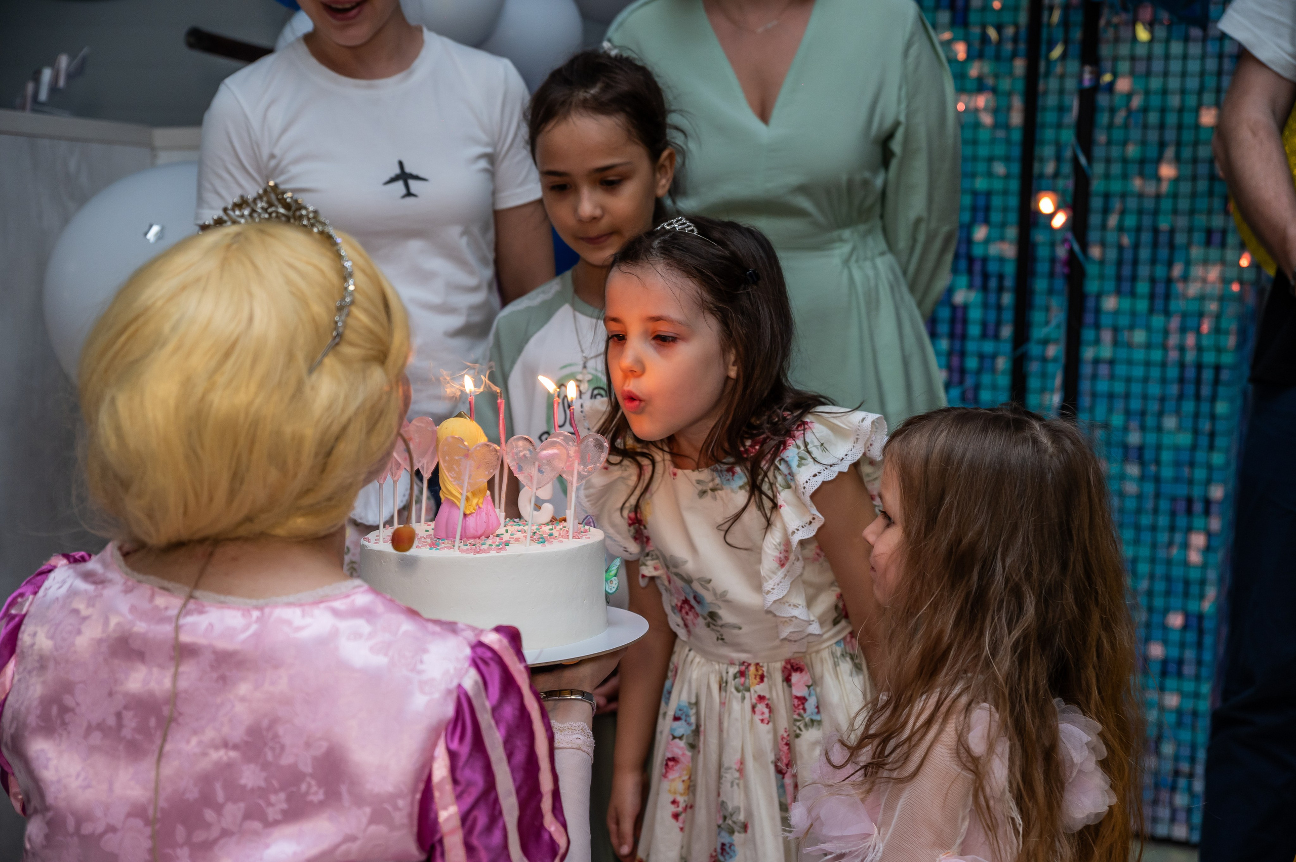Игротека Ниндзя Кидс. Я Ольга Казанцева, фотографирую снимаю ваши киноистории и печатаю фото и цифровые портреты на холсте