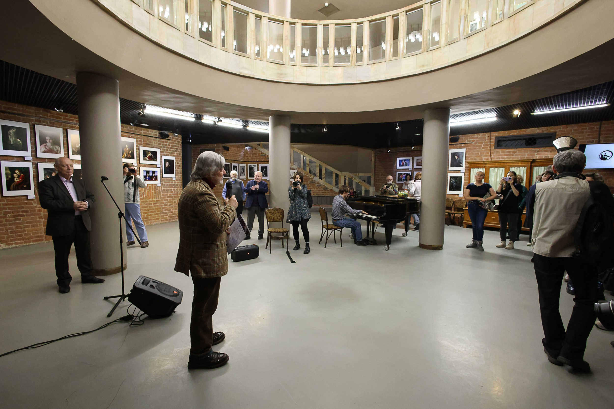 Женские образы в искусстве. Reportage, architectural, fine art photographer Lena Melnikova in Moscow