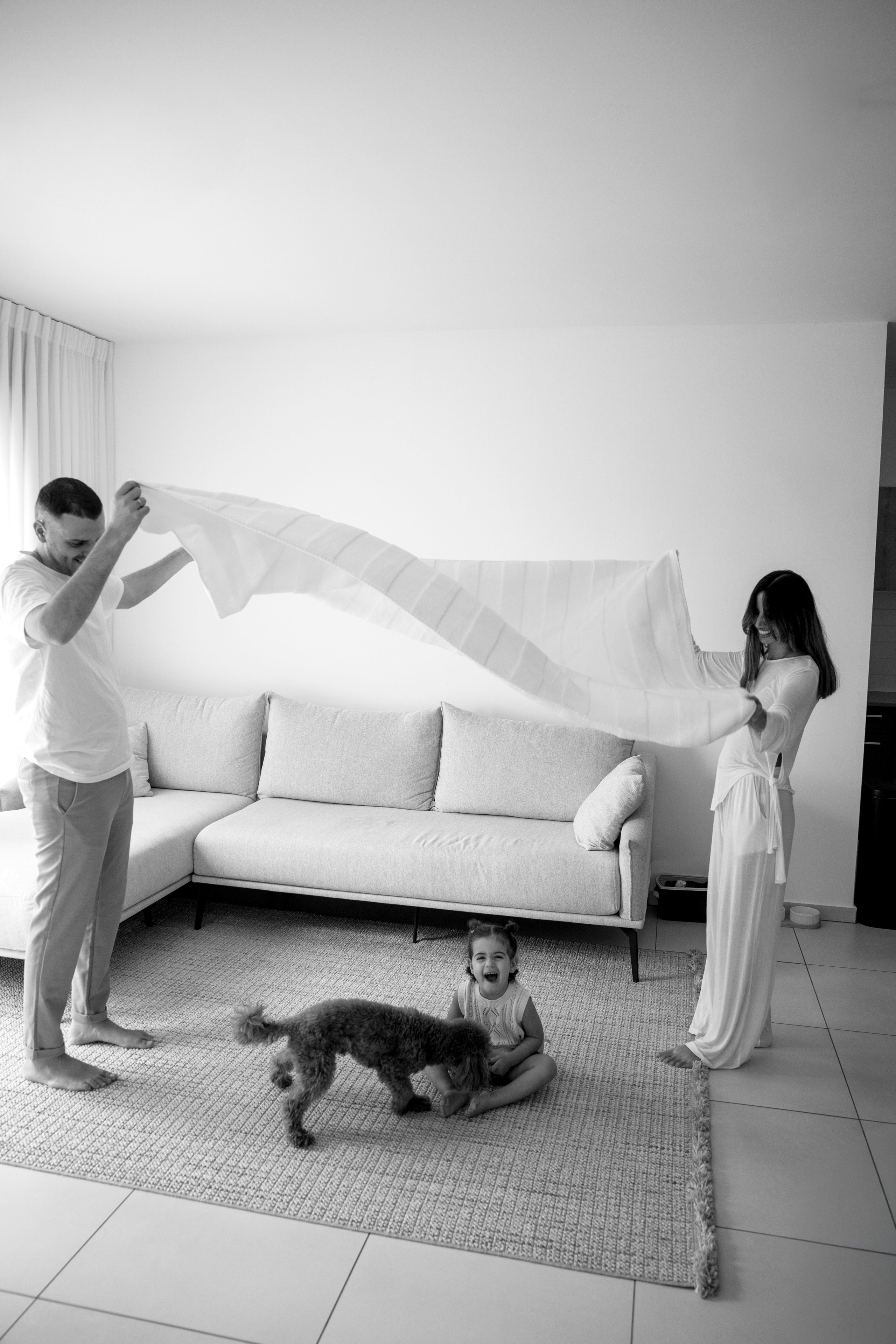 Family photoshoot at home. Главная