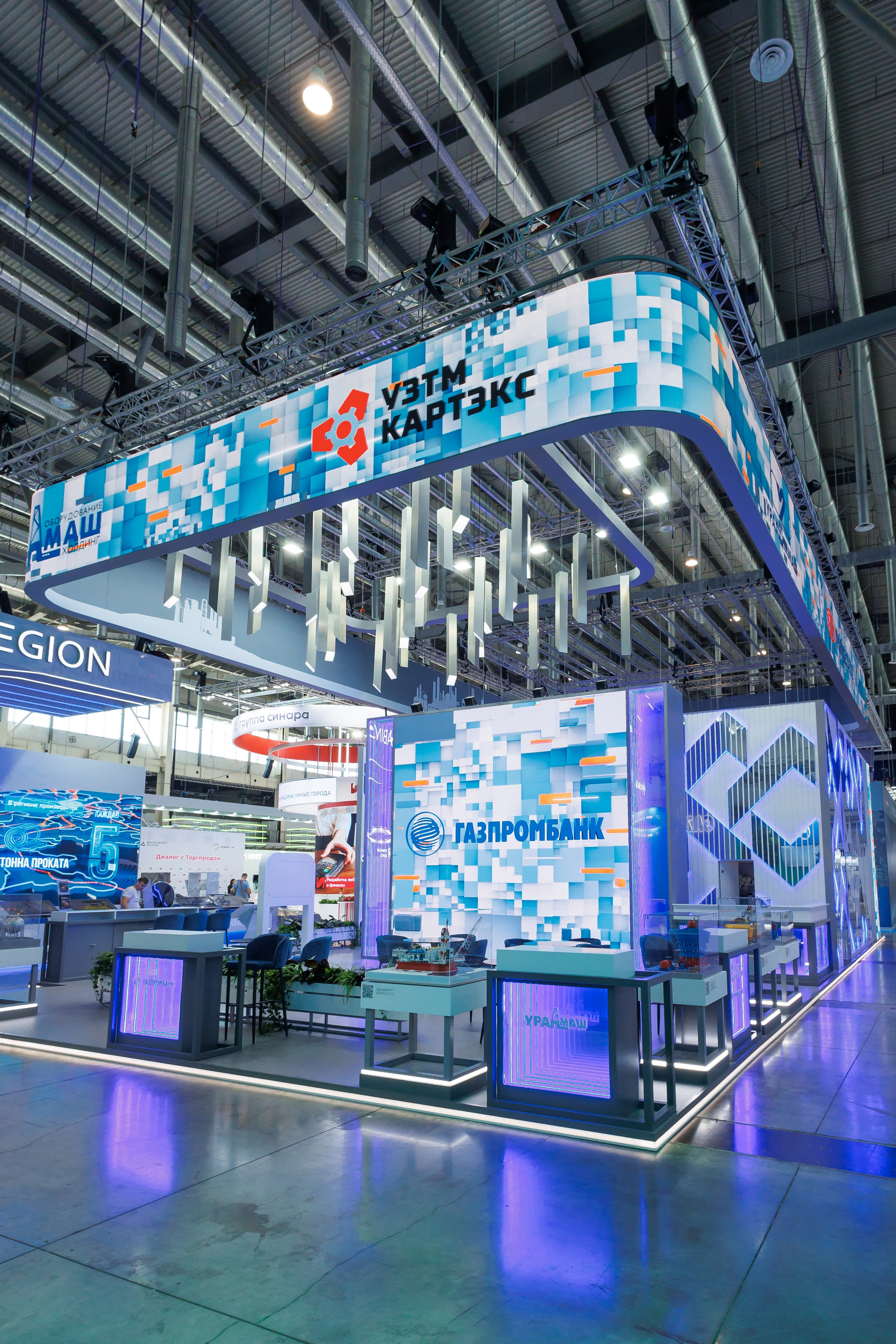 Интерьерная съемка стендов на выставке «Иннопром»