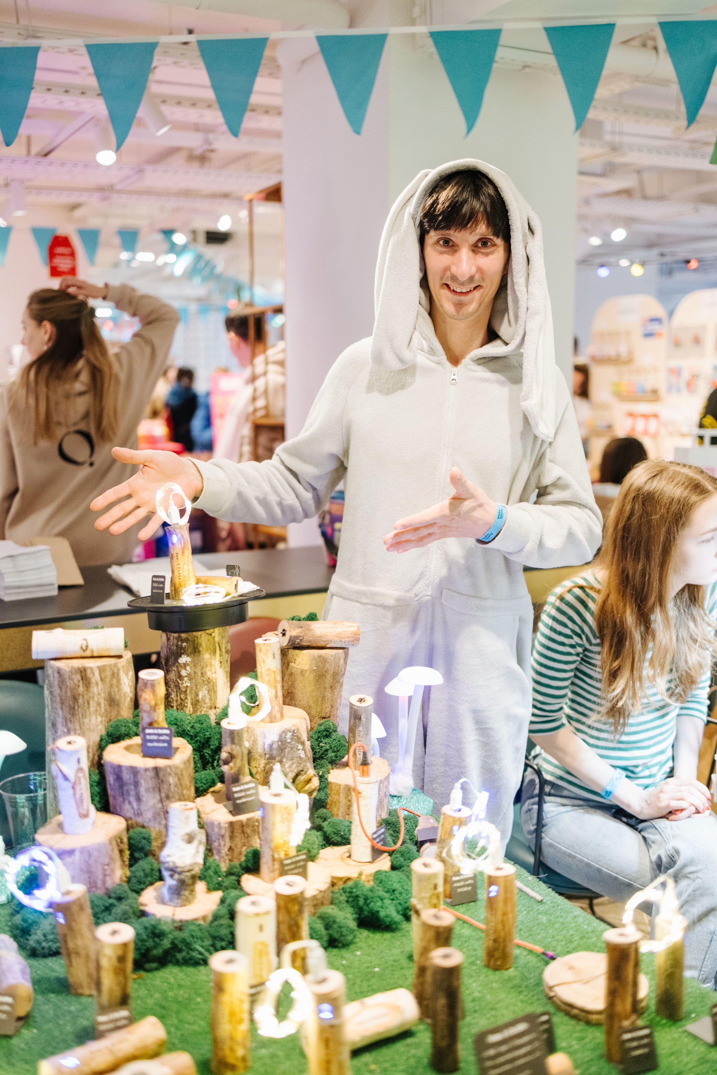 2–3 марта 2024 в пространстве «Три вокзала. Депо» / День 1 / фото Валерий Белобеев. Фотоотчеты «Ламбада-маркета»