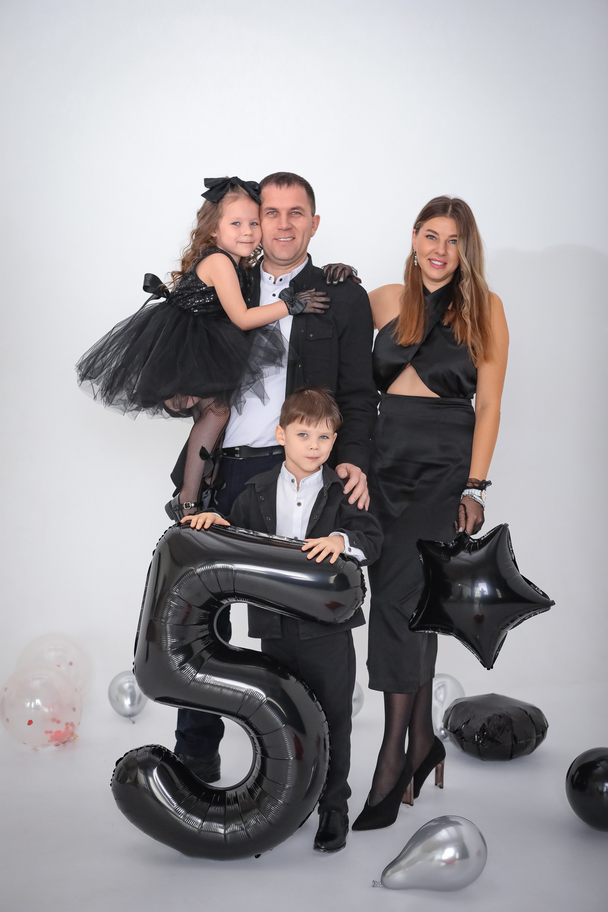 НОВОГОДНИЕ ФОТОСЕССИИ 2025-2026. Фотограф г. Хабаровск. Семейные и индивидуальные съёмки