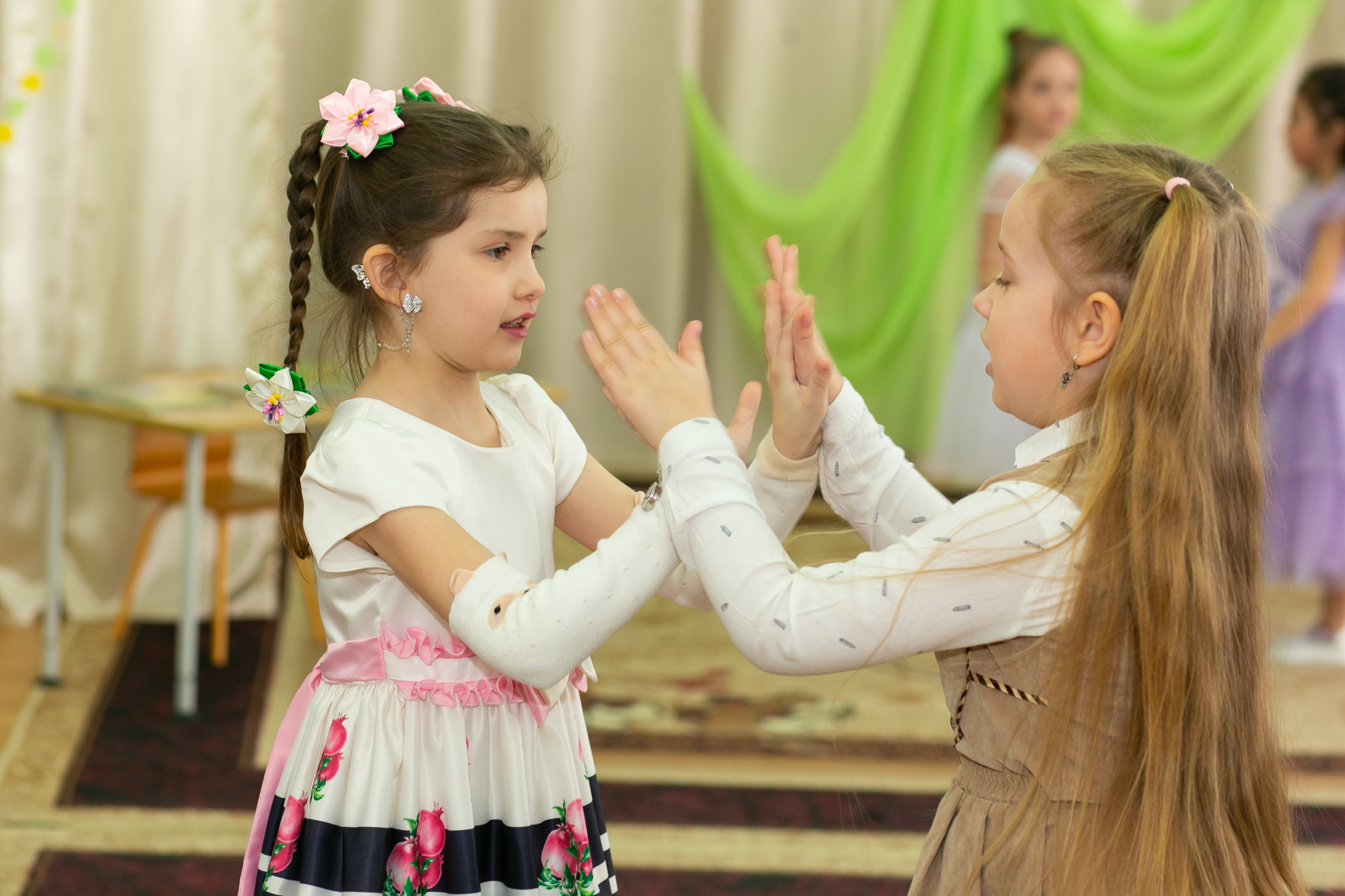 Выпускные и Утренники. Фотограф новорожденных и семейный фотограф НСО г. Бердск Марина Львова
