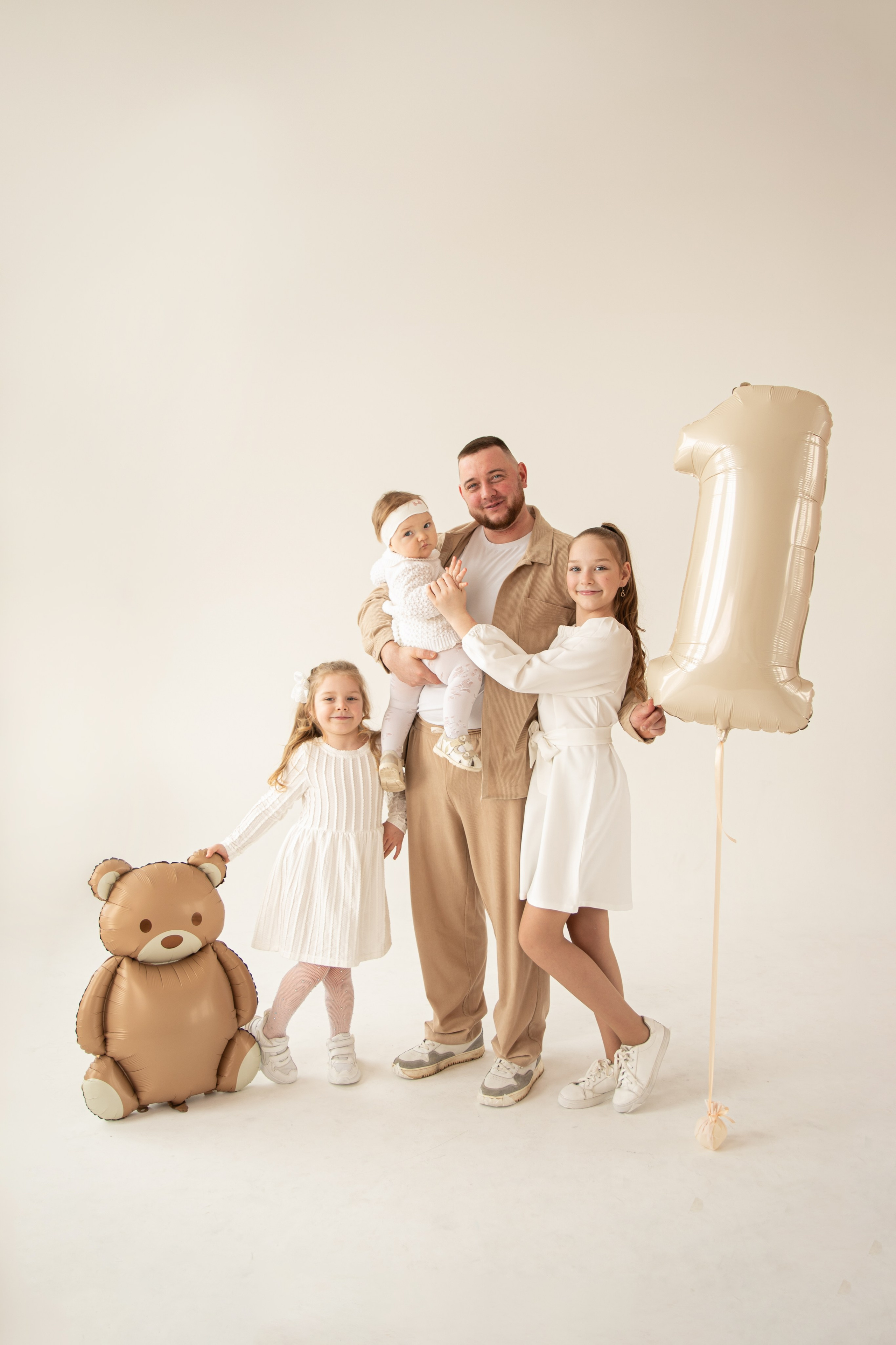 Семейная фотосессия в студии (циклорама). Семейный и детский фотограф в Туле Светлана Воронкова