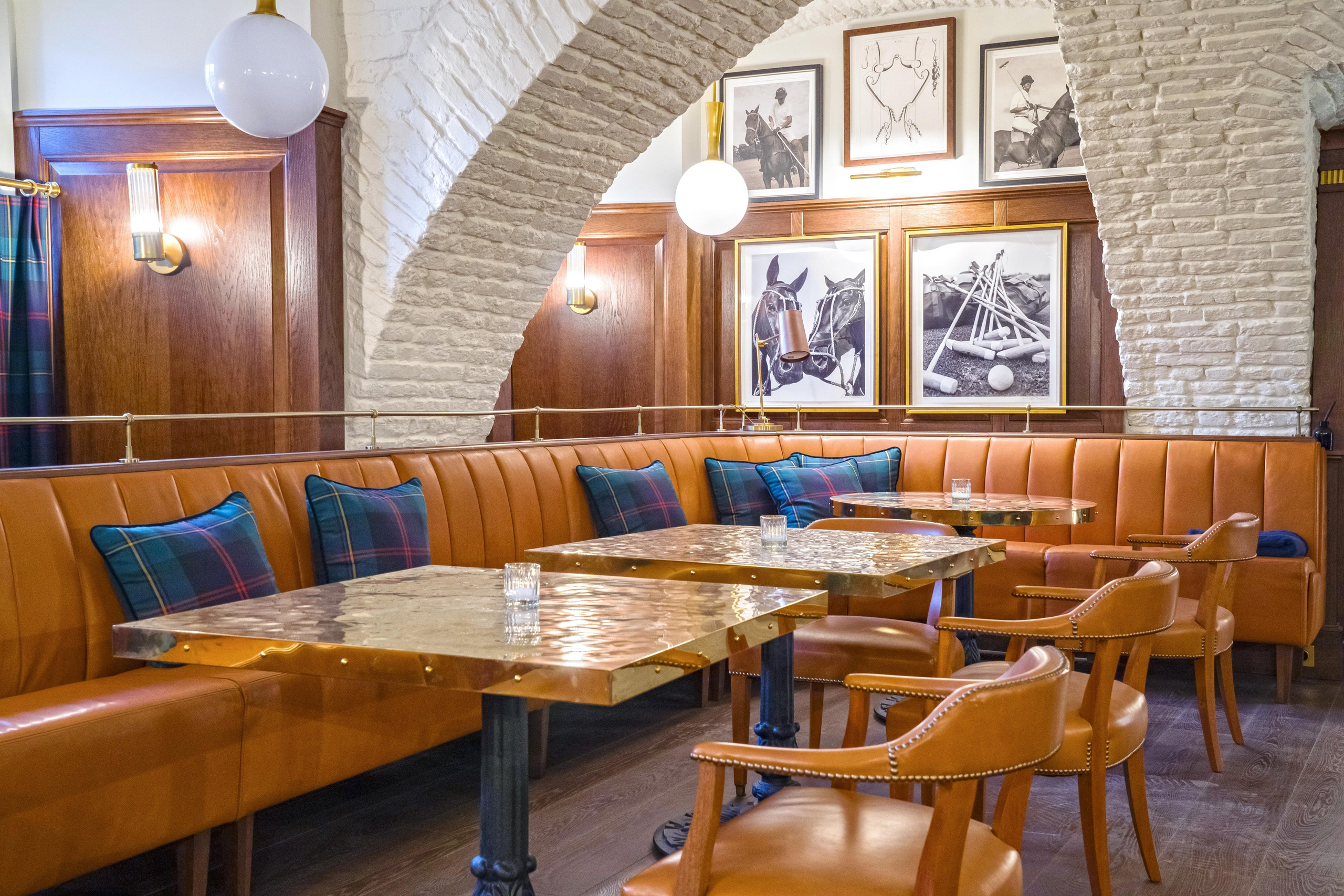 Интерьер бара ресторана. Фотограф в Санкт-Петербурге. Репортажная и все съёмки для бизнеса