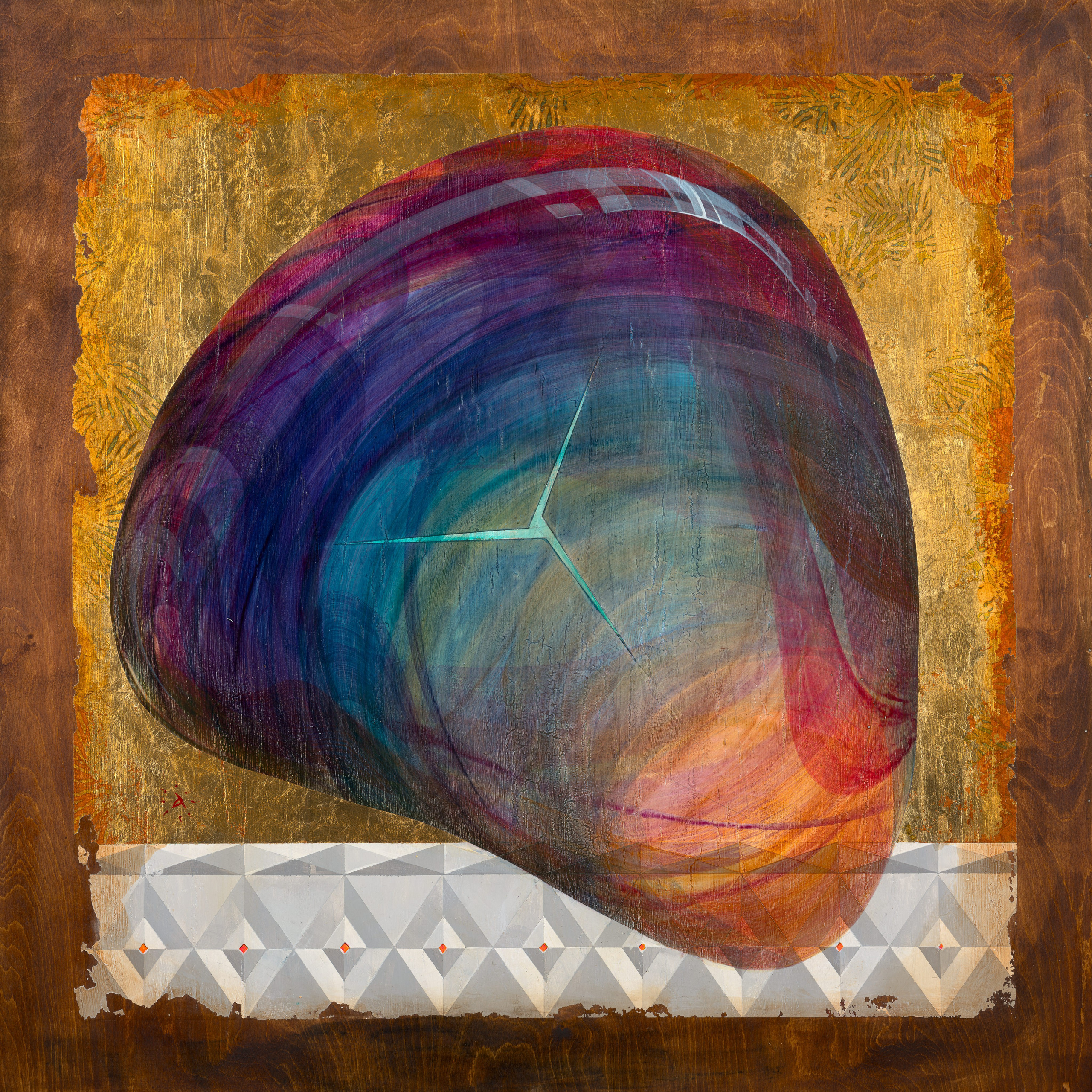 «Эмбрион (Т-форма)» - художник Антон Фролов (дерево, темпера, поталь, 100*100 см, 2025)