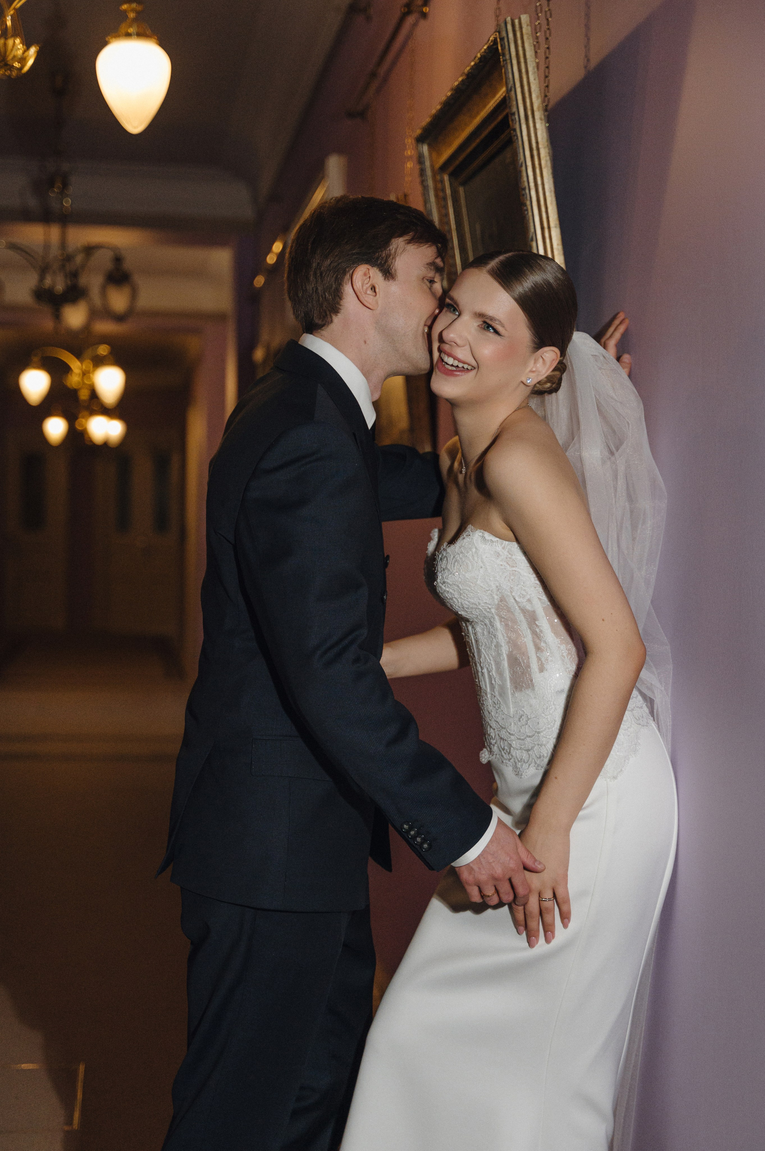 Дмитрий и Луиза. Гостиница Националь и ресторан Белуга. Свадебный фотограф Москва и Санкт-Петербург. Анастасия Чудина