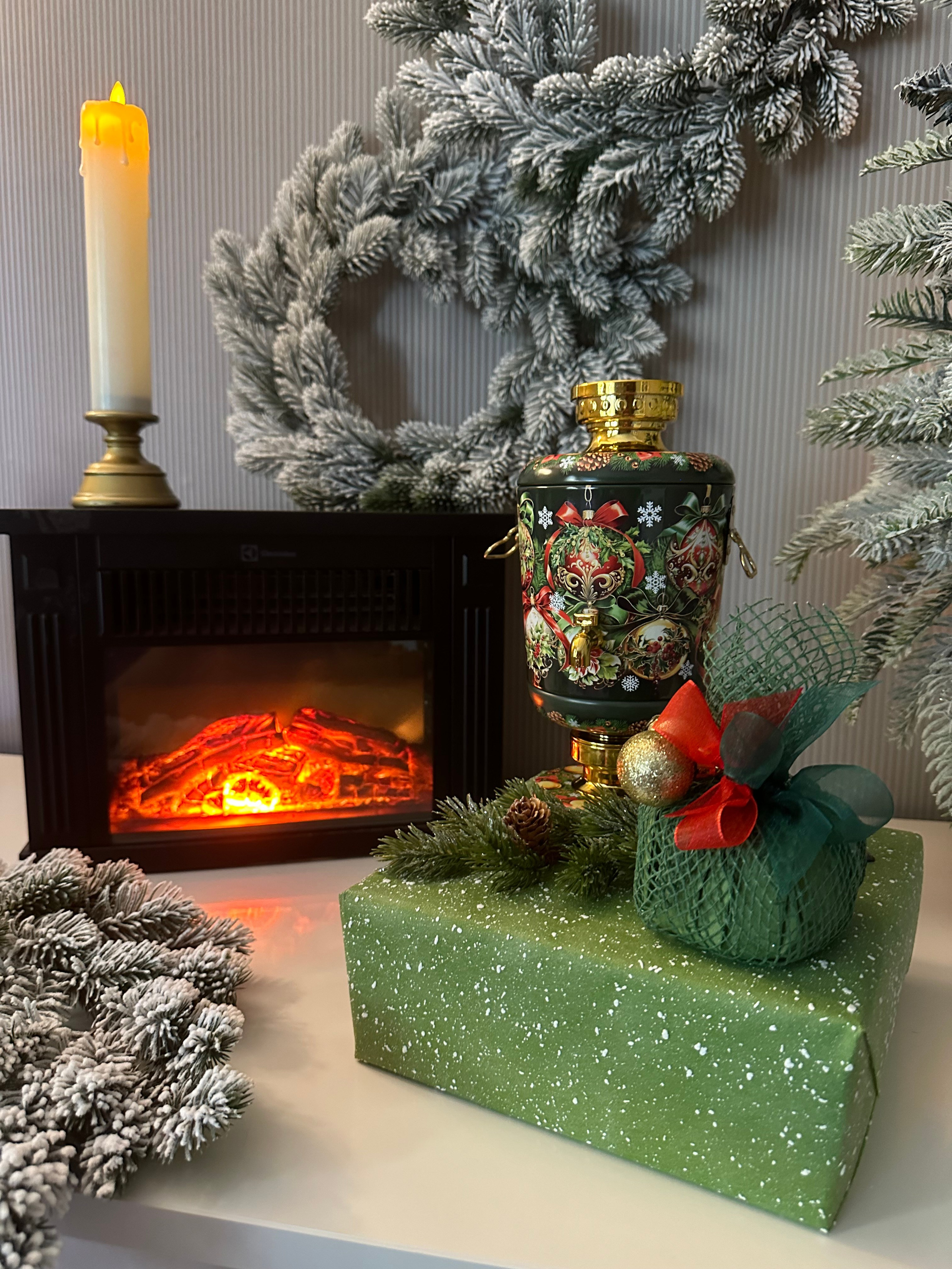 «Русские традиции Семейного чаепития» (красный). Студия подарочных наборов «Владия»