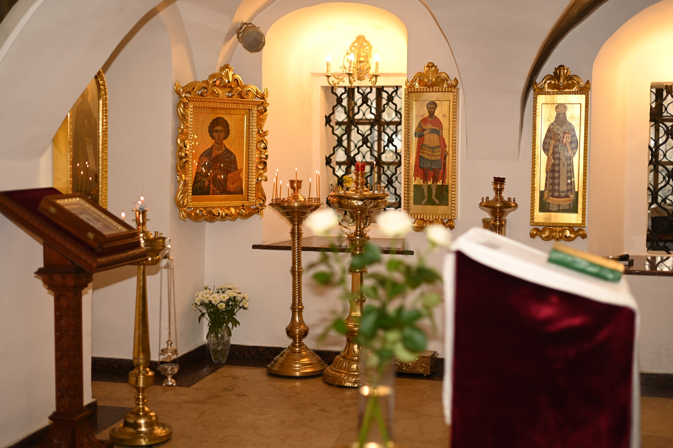 Церковь Покрова Пресвятой Богородицы в Медведкове г. Москва Крещение Анны. Детский и семейный фотограф г. Москва Оксана Катаджи