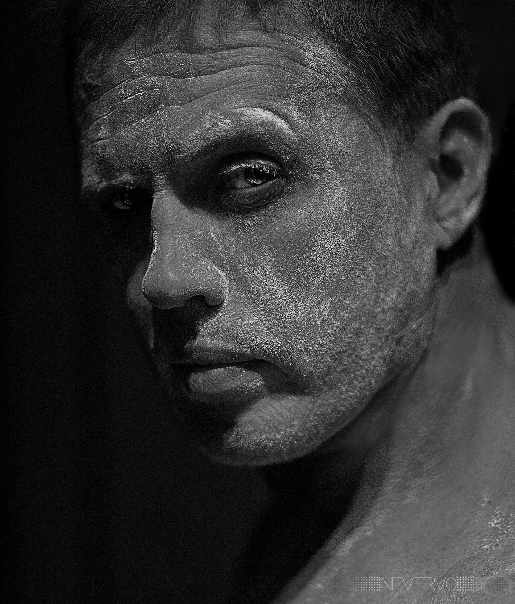 Черно-белая фотосъемка. B&W съемка в Москве. ЧБ фотограф Олег Голишник. Арт-фотограф Олег Голишников. Творческая мастерская